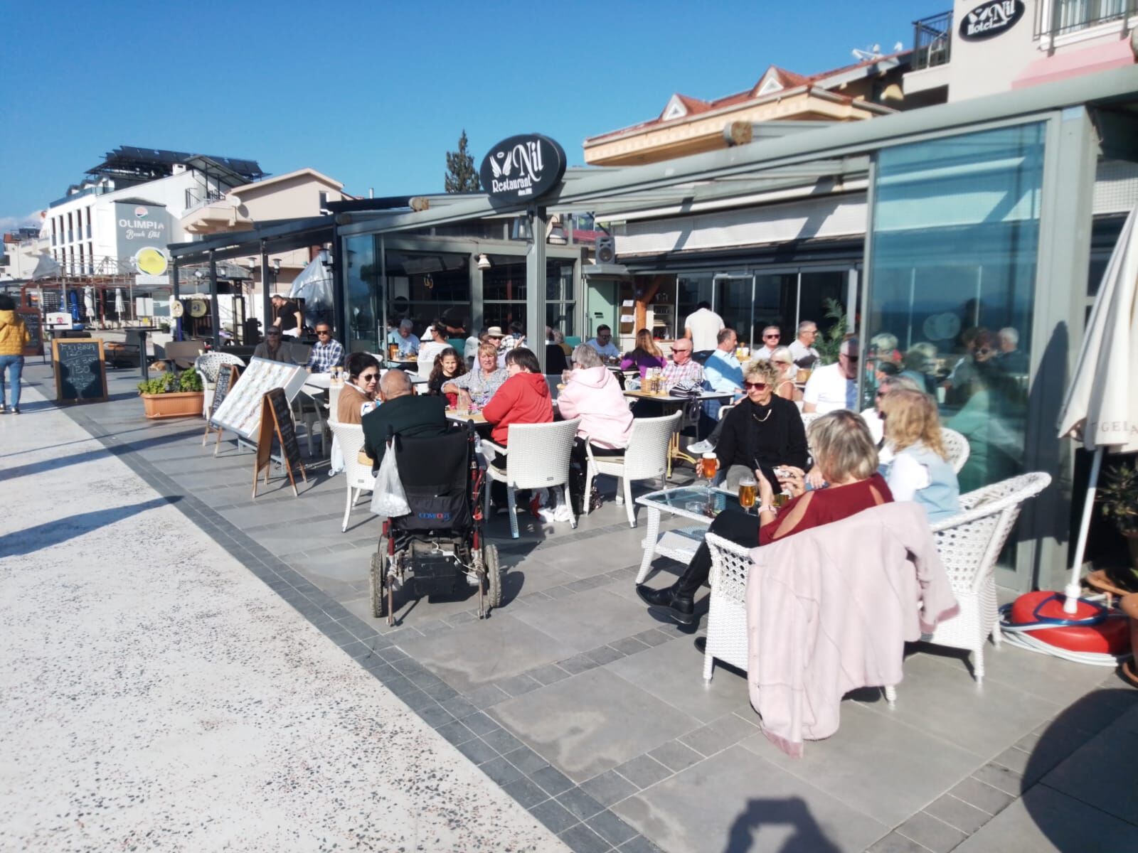 Fethiye'de Vatandaşlar Sahillere Akın Etti