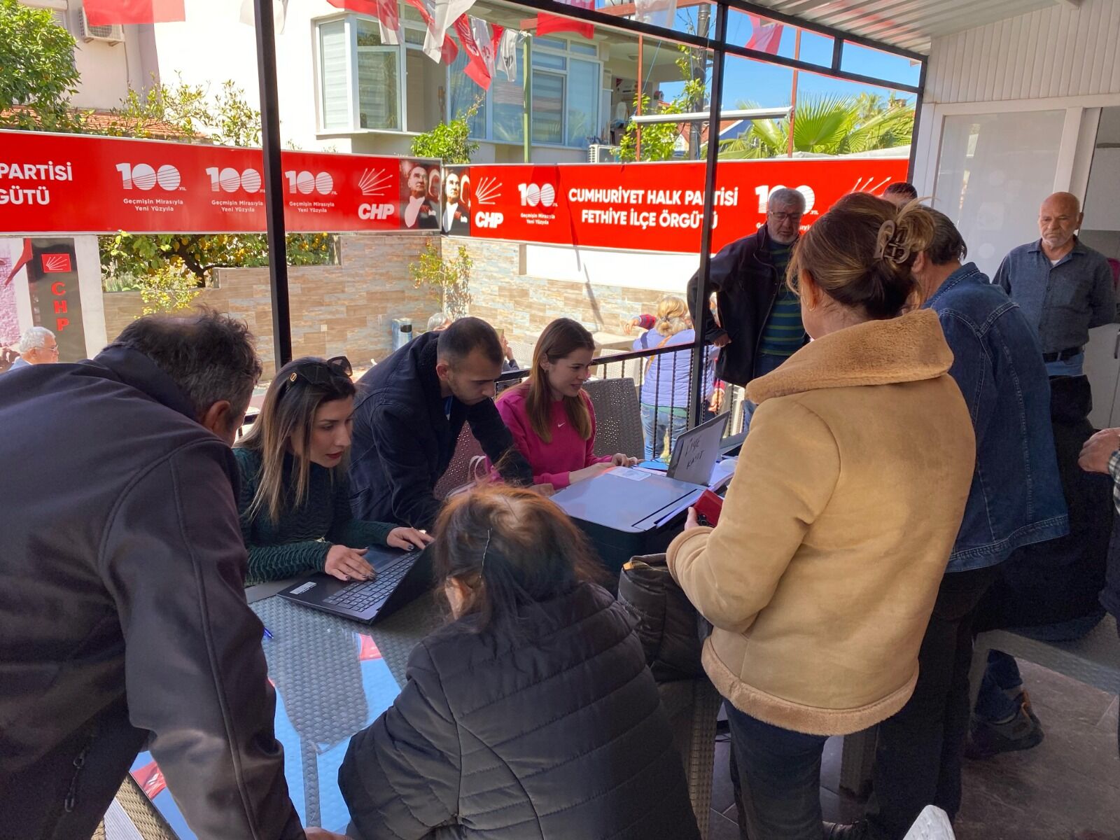 CHP Fethiye'de Üye Kayıtlarında Yoğunluk Yaşanıyor
