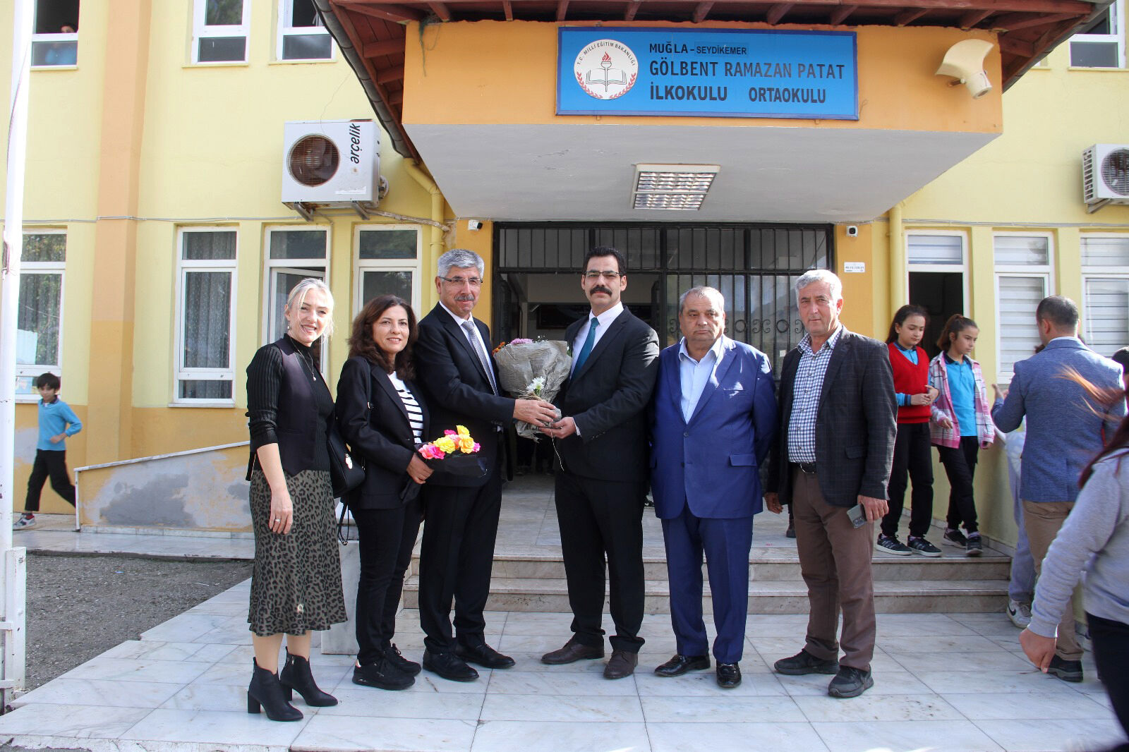 Rektör, Mezun Olduğu Okulda Kariyer Planlama Günlerine Katıldı