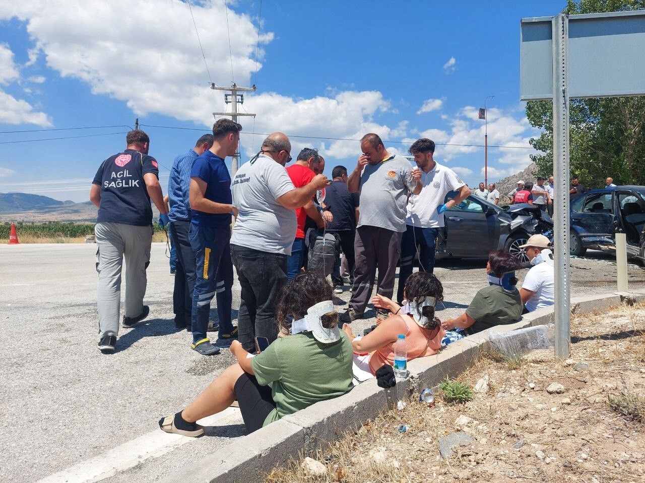 Burdur-Fethiye Karayolunda 2 Otomobil Çarpıştı; 1 Ölü, 9 Yaralı