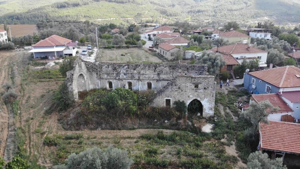 Muğla'da Tarihi Kiliseler Definecilerin Hedefinde