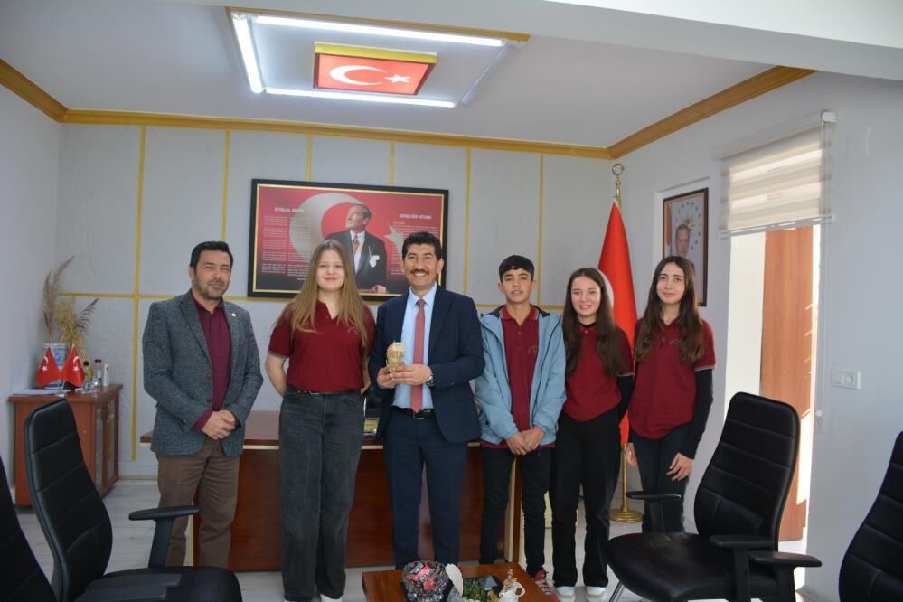 Köyceğizli Öğrenciler Ürettikleri Çiçeklerden Hediye Ettiler
