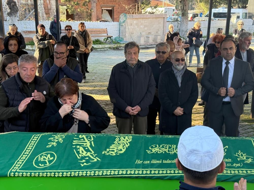 Ünlü Sanatçı Sezai Altekin, Bodrum'da Son Yolculuğuna Uğurlandı