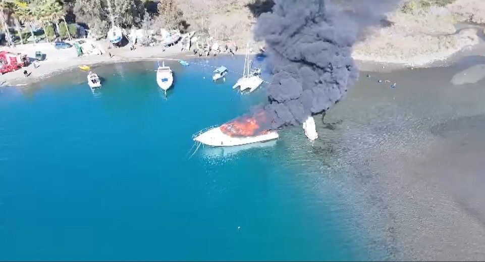 Marmaris’te Milyonluk Motoryat Cayır Cayır Yandı