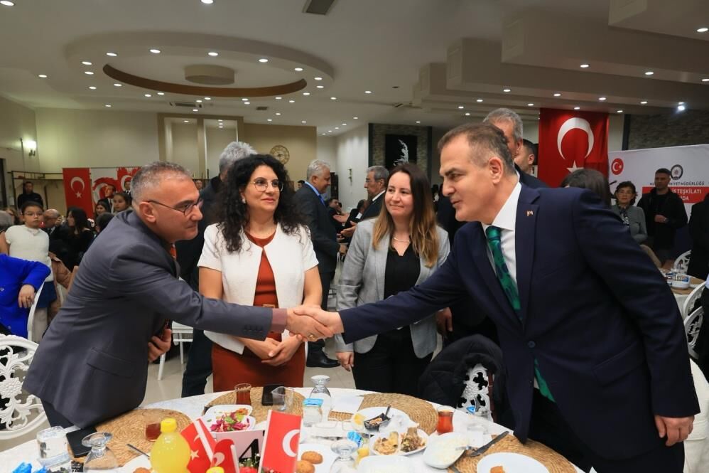 Vali Akbıyık, Şehit Aileleri Ve Emniyet Personeliyle Buluştu