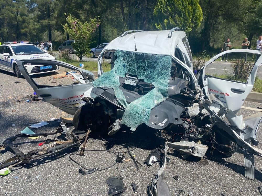 Marmaris'te Karayolu Savaş Alanına Döndü; 1 Ölü, 4 Yaralı