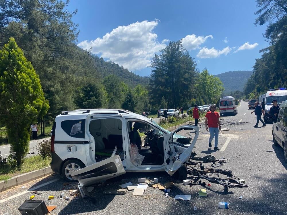 Marmaris'te Karayolu Savaş Alanına Döndü; 1 Ölü, 4 Yaralı