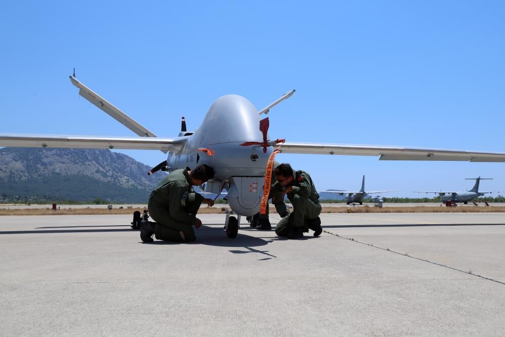 Türkiye'nin Gururu İHA-SİHA Pilot ve Yer Destek Ekibi Bayramda Görev Başında