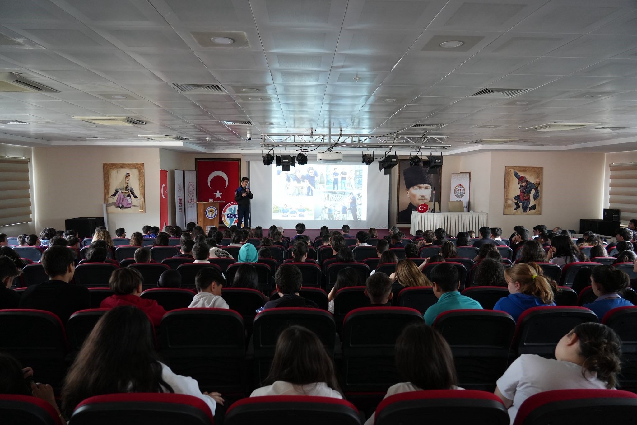 Uzay Rüzgarı Türkiye’nin İkinci Astronotu Atasever Gençlerle Buluştu