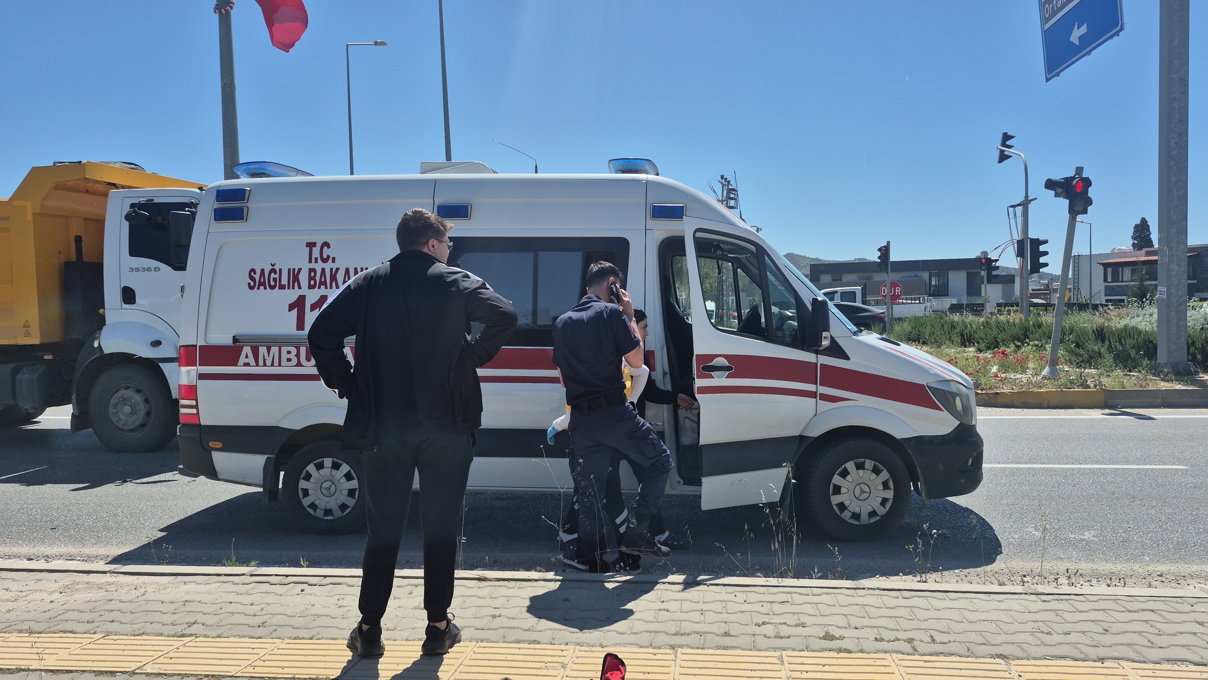 Sahil Güvenlik Aracı Kaza Yaptı: 2 Yaralı