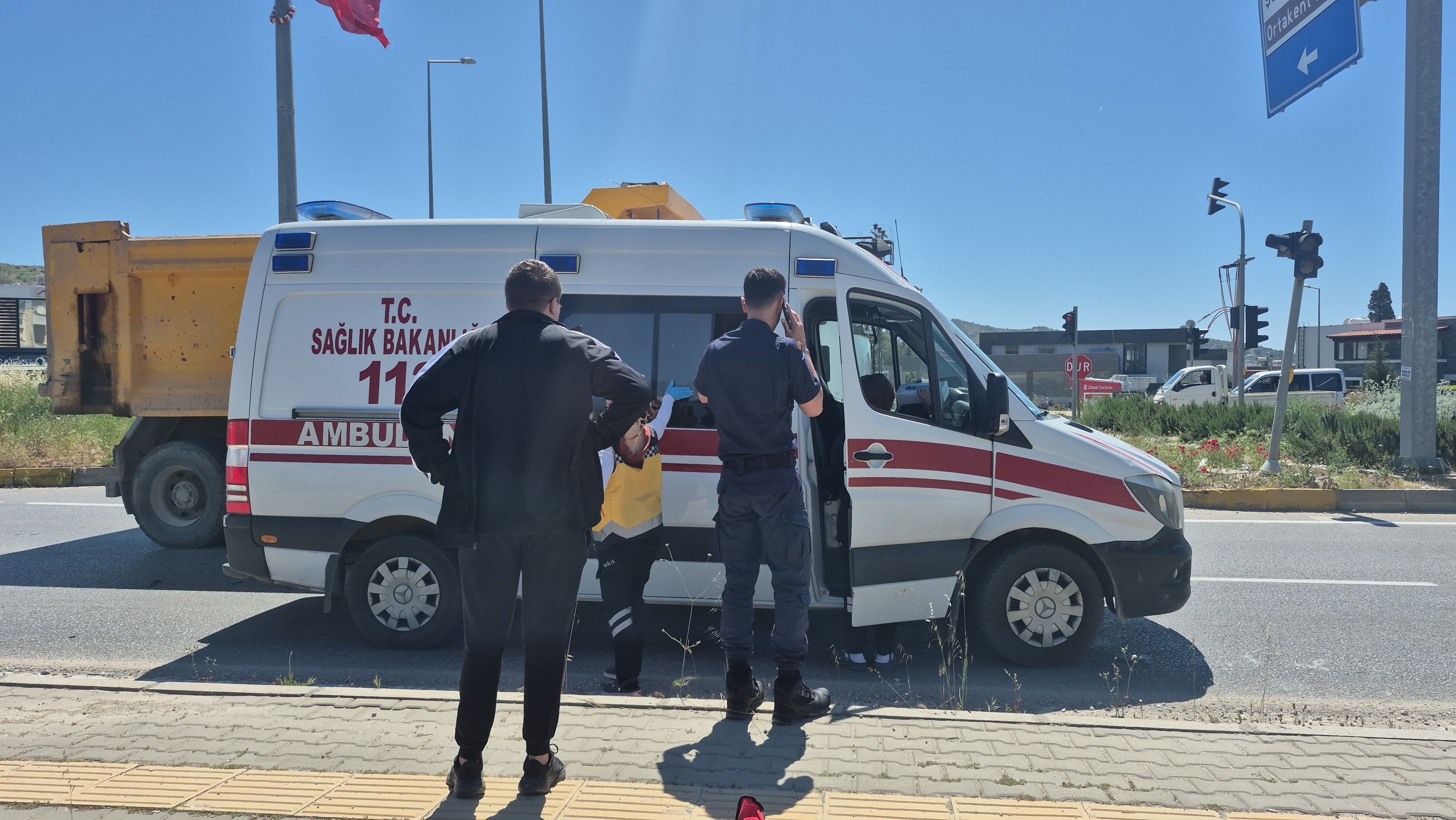 Sahil Güvenlik Aracı Kaza Yaptı: 2 Yaralı