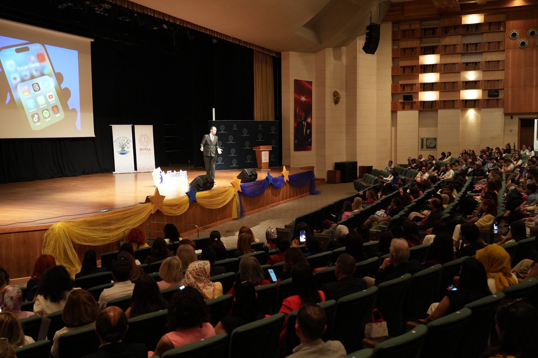 Muğla’da "Eğitimde Yapay Zeka" Konferansı