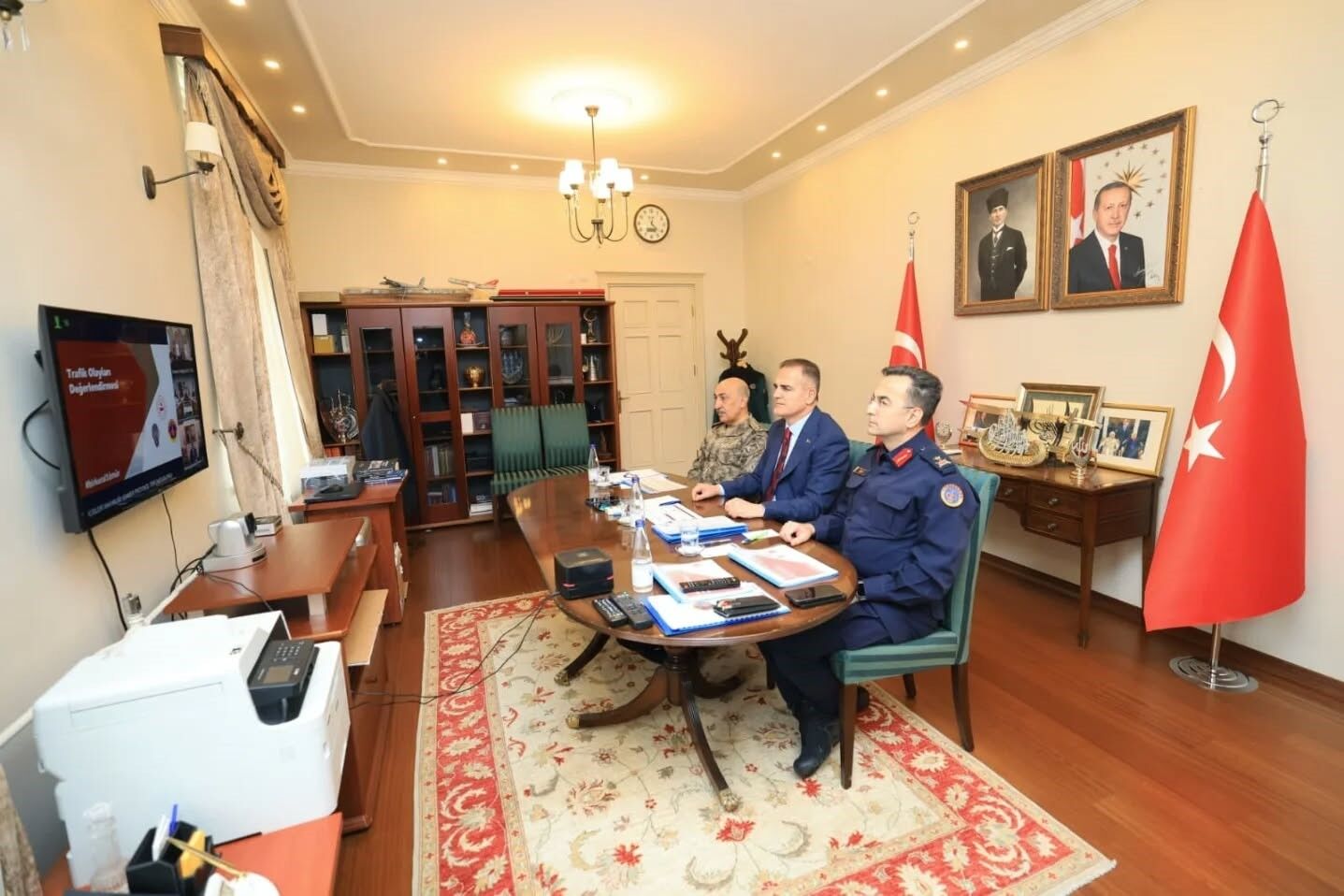 Vali Akbıyık Trafik Toplantısına Katıldı