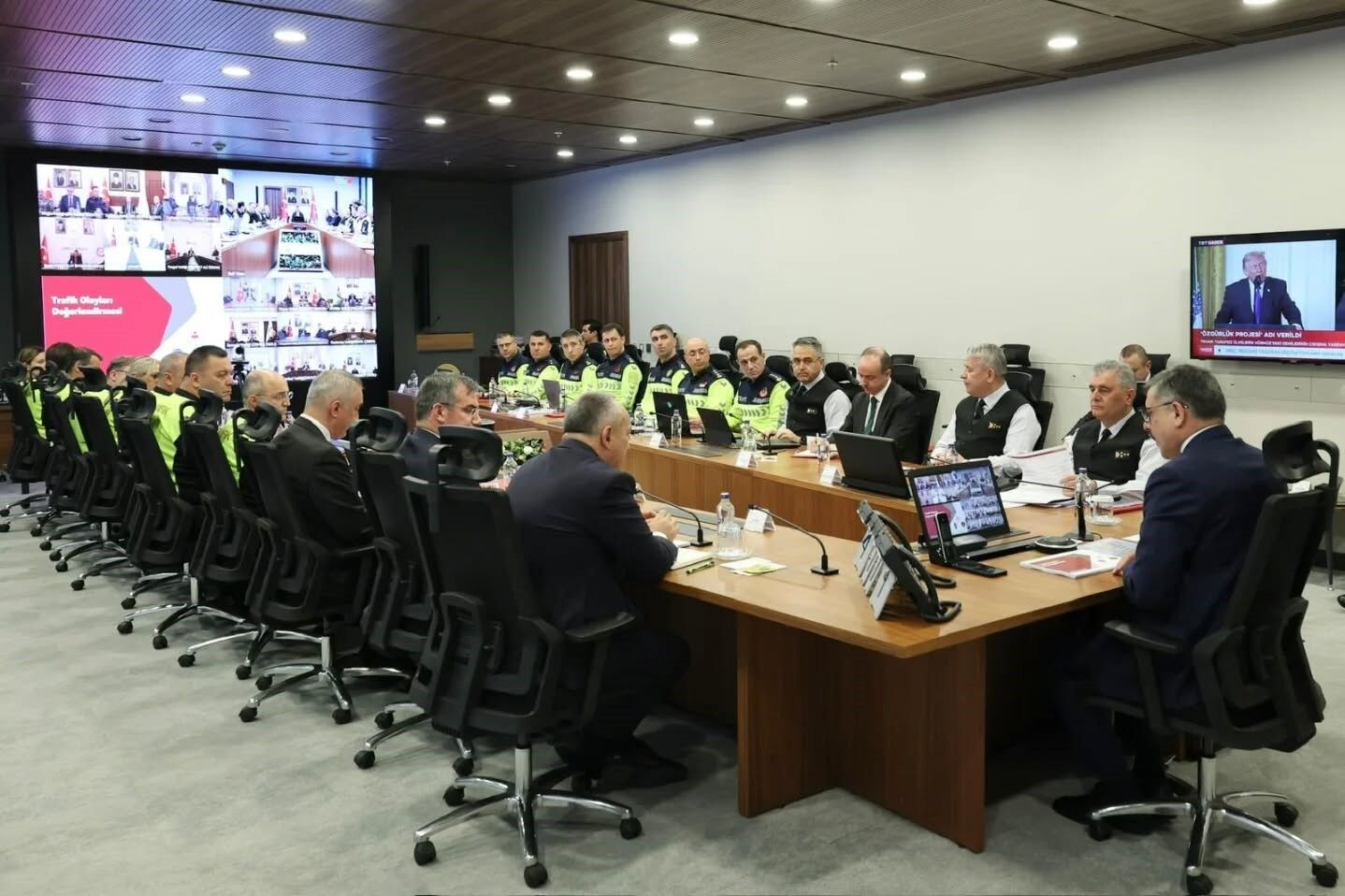 Vali Akbıyık Trafik Toplantısına Katıldı