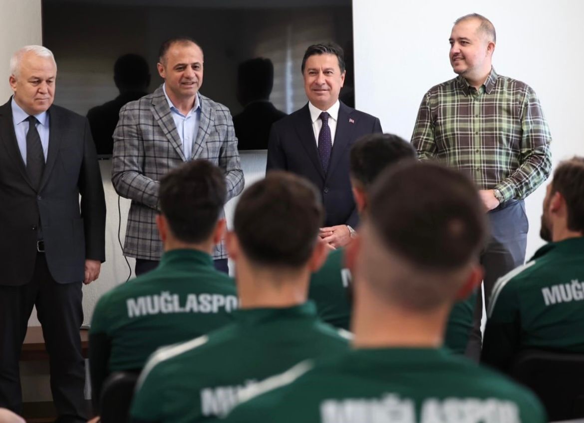Muğla Büyükşehir Belediye Başkanı Aras: "Muğla'mızı Bayraklarla Donatalım"