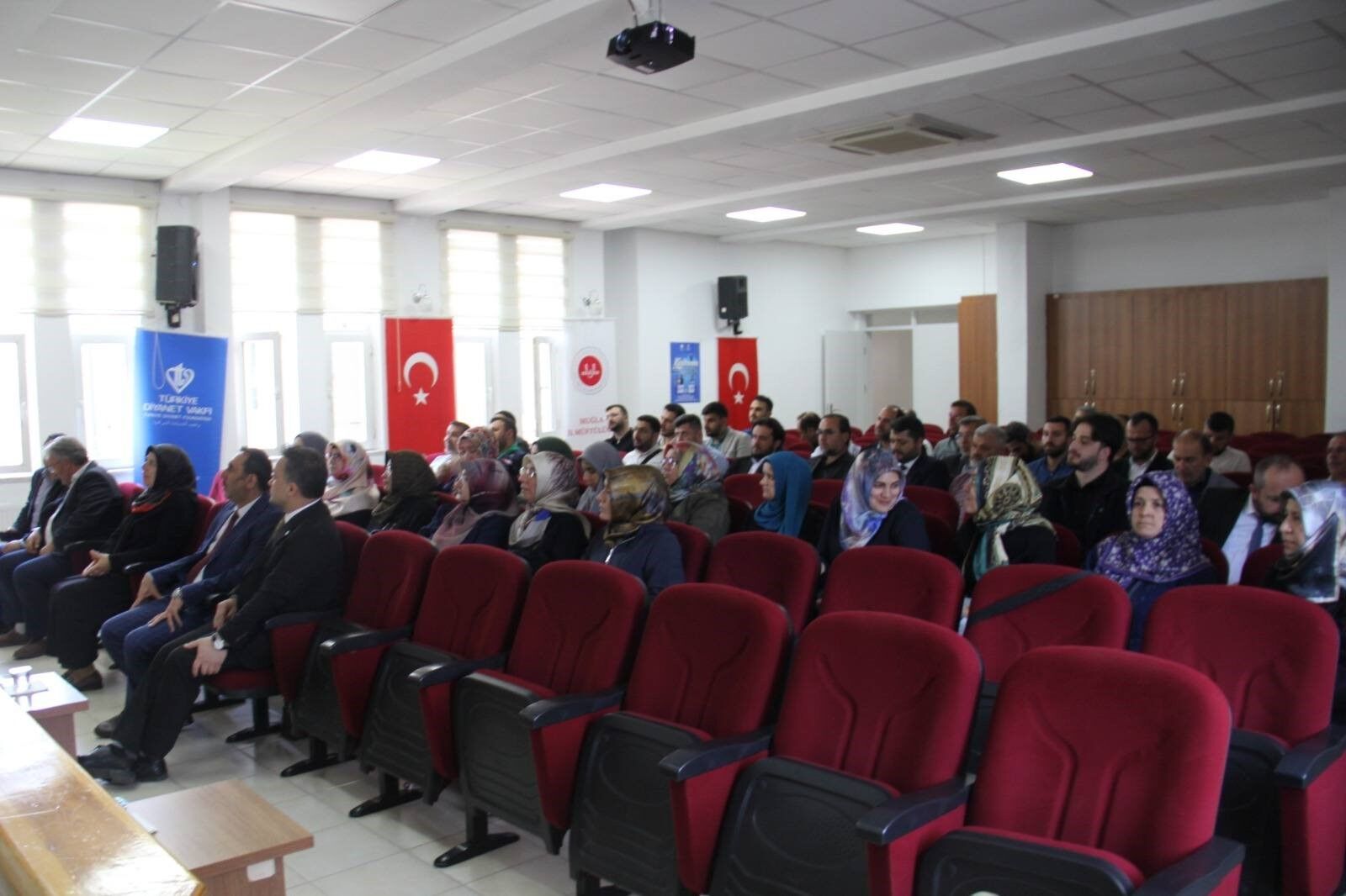 Gençlik Hizmetleri Masaya Yatırıldı