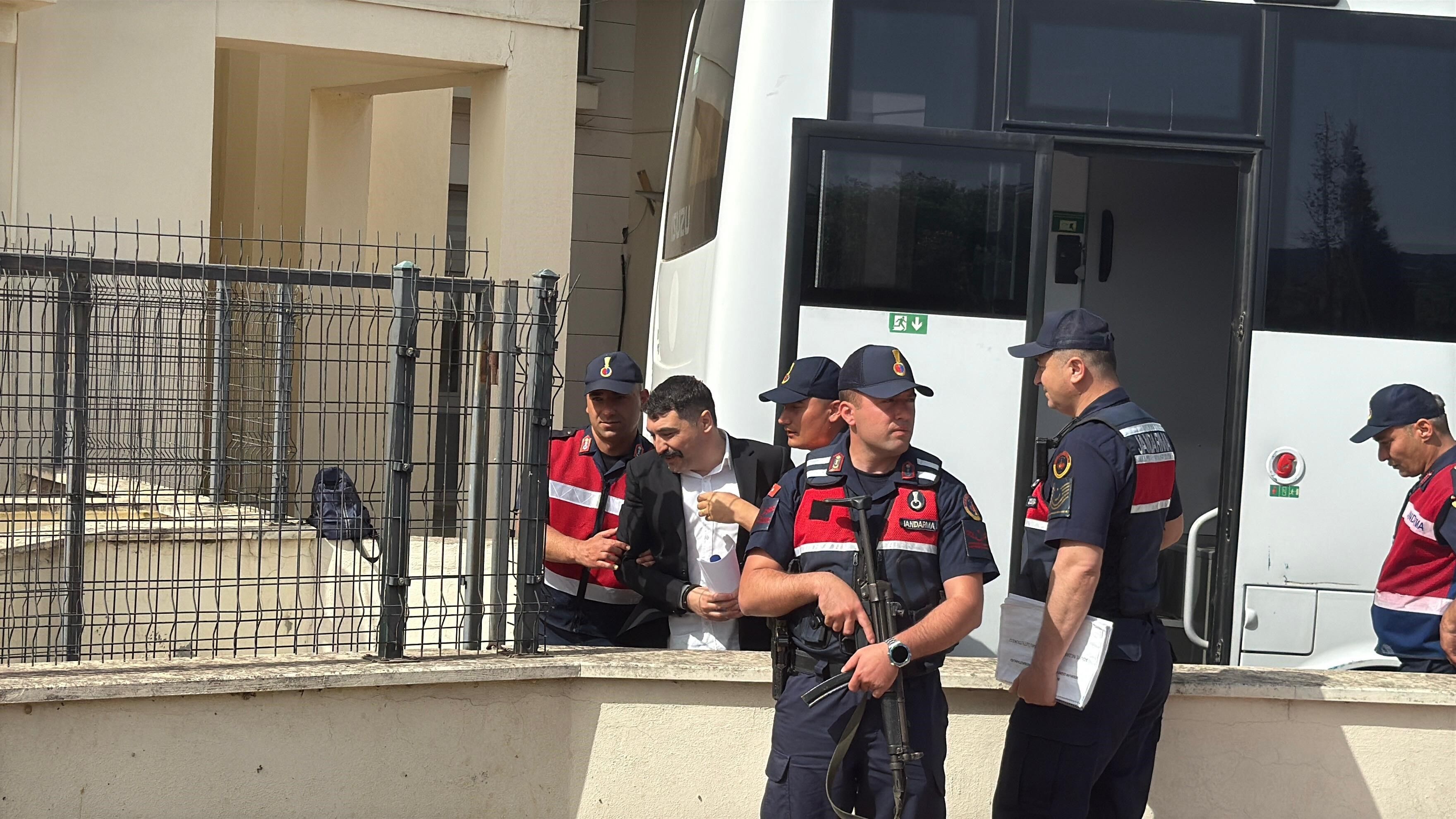 Rüşvet Davasında Belediye Meclis Üyesi Niyazi Atare Ve İbrahim Çırakoğlu'na 5'er Yıl Hapis Cezası