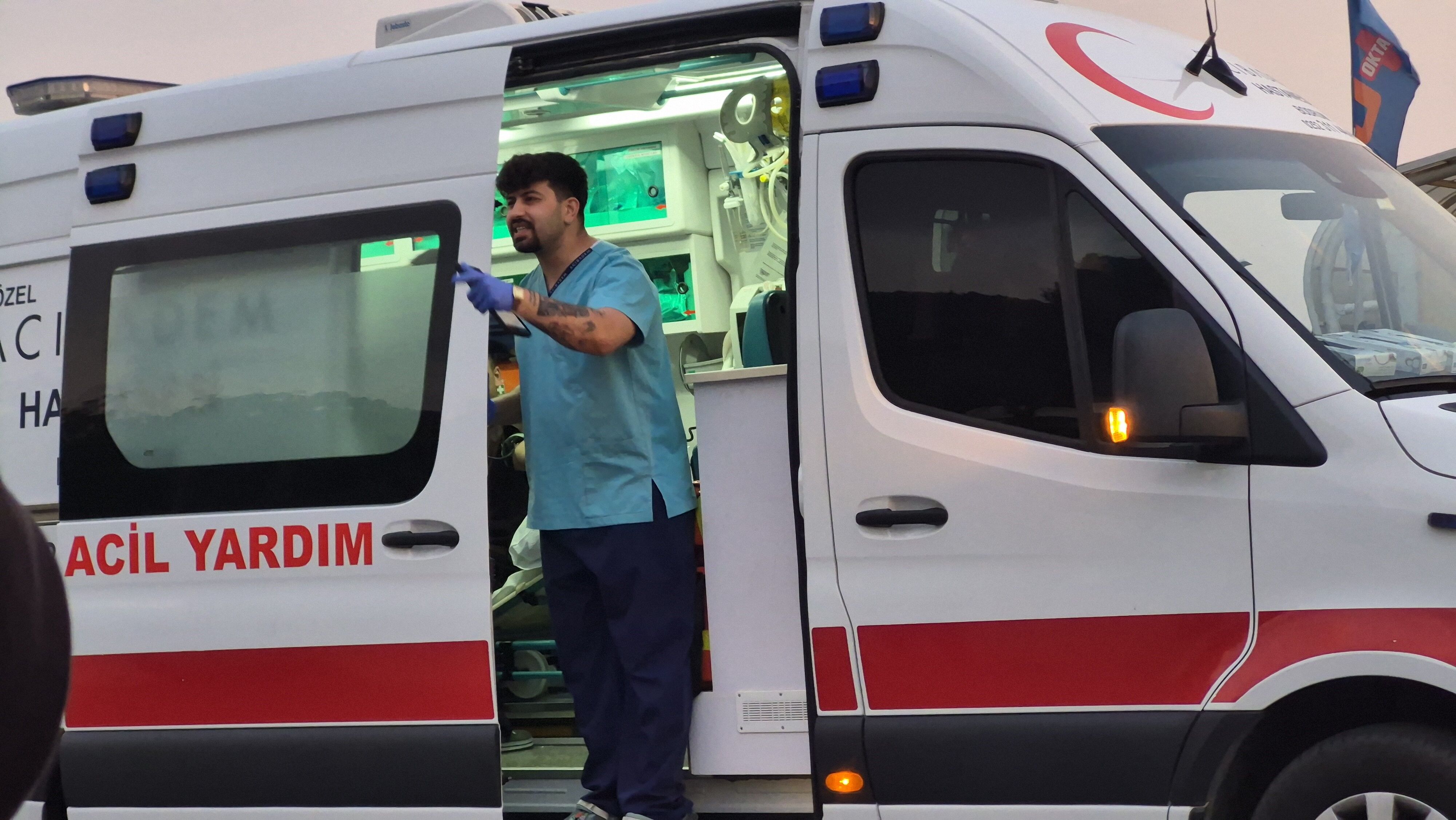 Motosiklet Otomobile Çarptı: 2 Yaralı