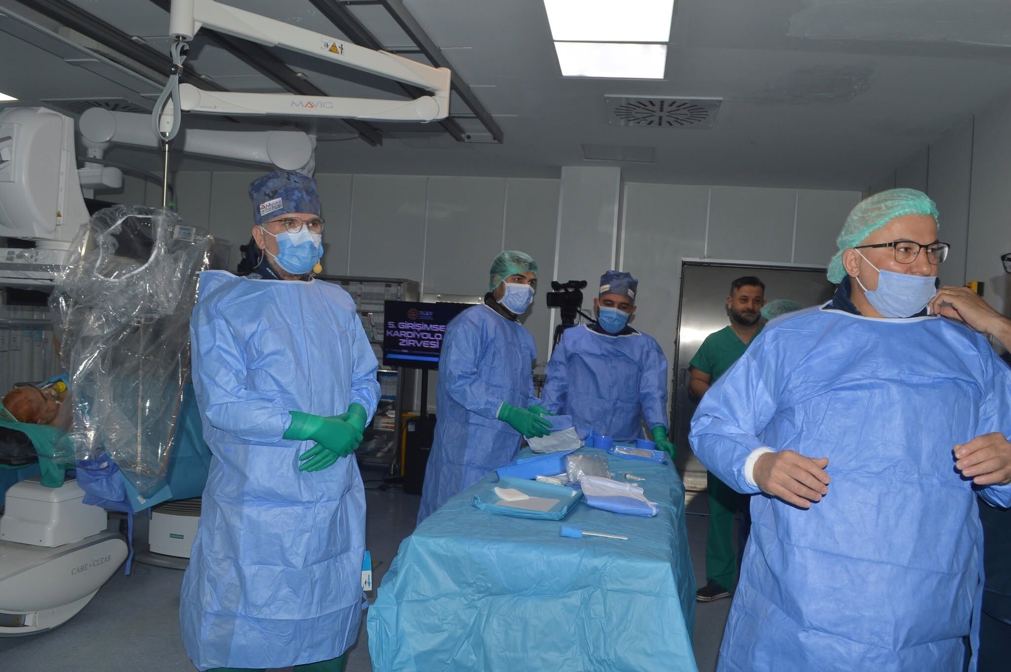 Muğla'dan Kardiyolojide Büyük Başarı: 4 Zorlu Operasyon Canlı Yayınlandı