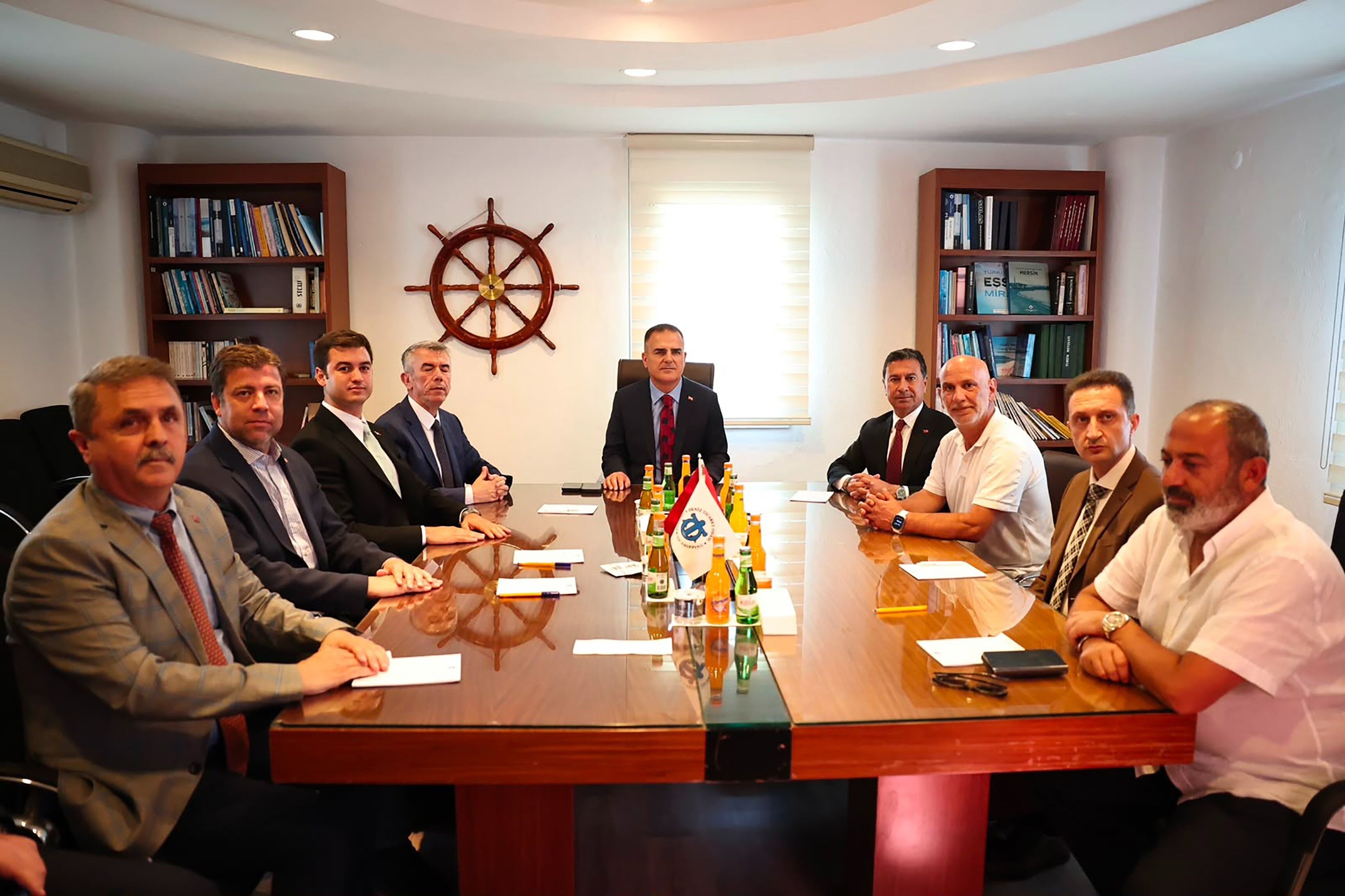 Başkan Aras Sektör Temsilcileriyle Bir Araya Geldi
