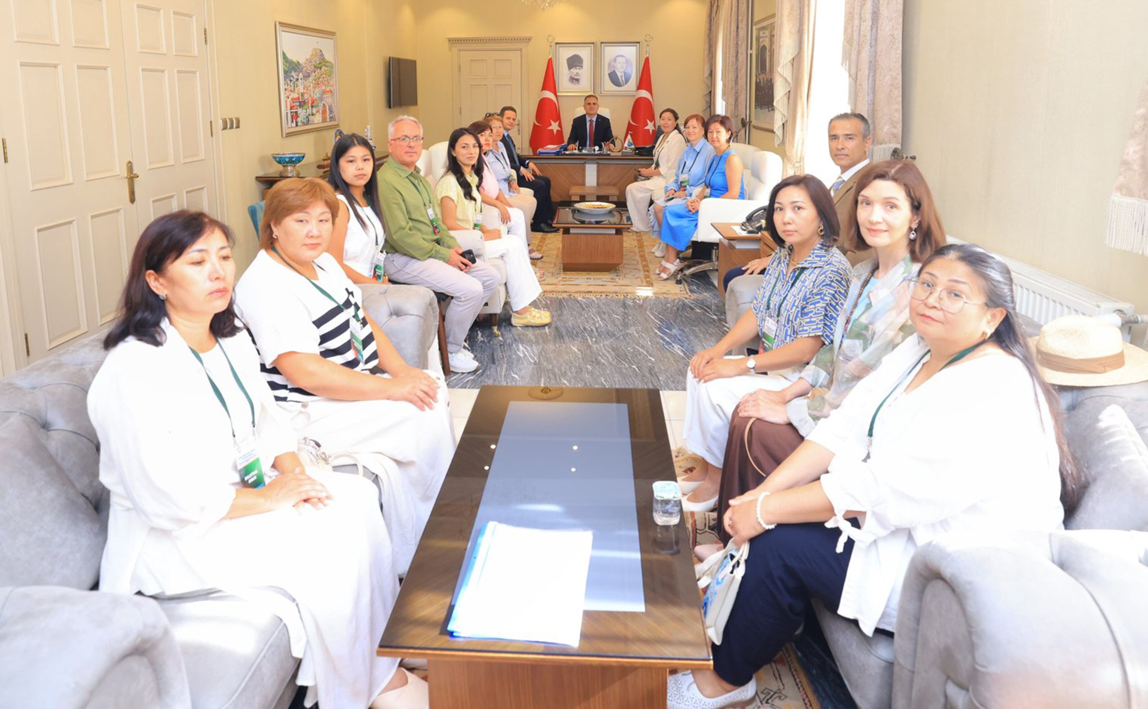 Kazakistanlı Eğitimcilerden Muğla Valisi Akbıyık’a Ziyaret