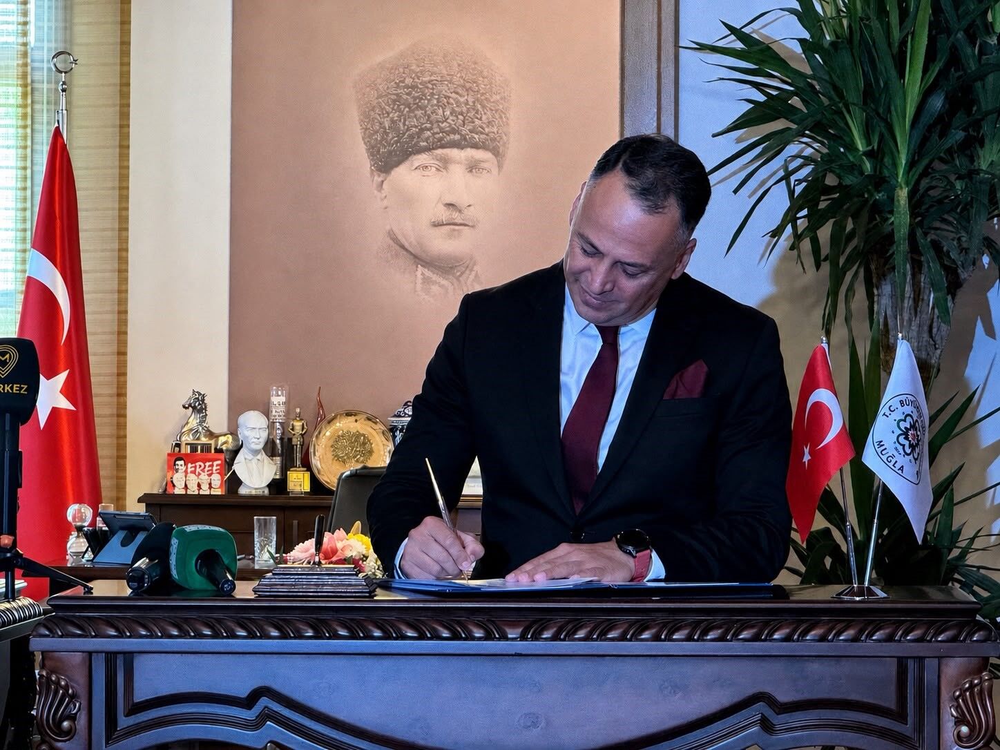 Muğla Büyükşehir Ve Muski Personeline Rekor Promosyon: "Ziraat Bankası İle 100 Bin TL'lik İmza"