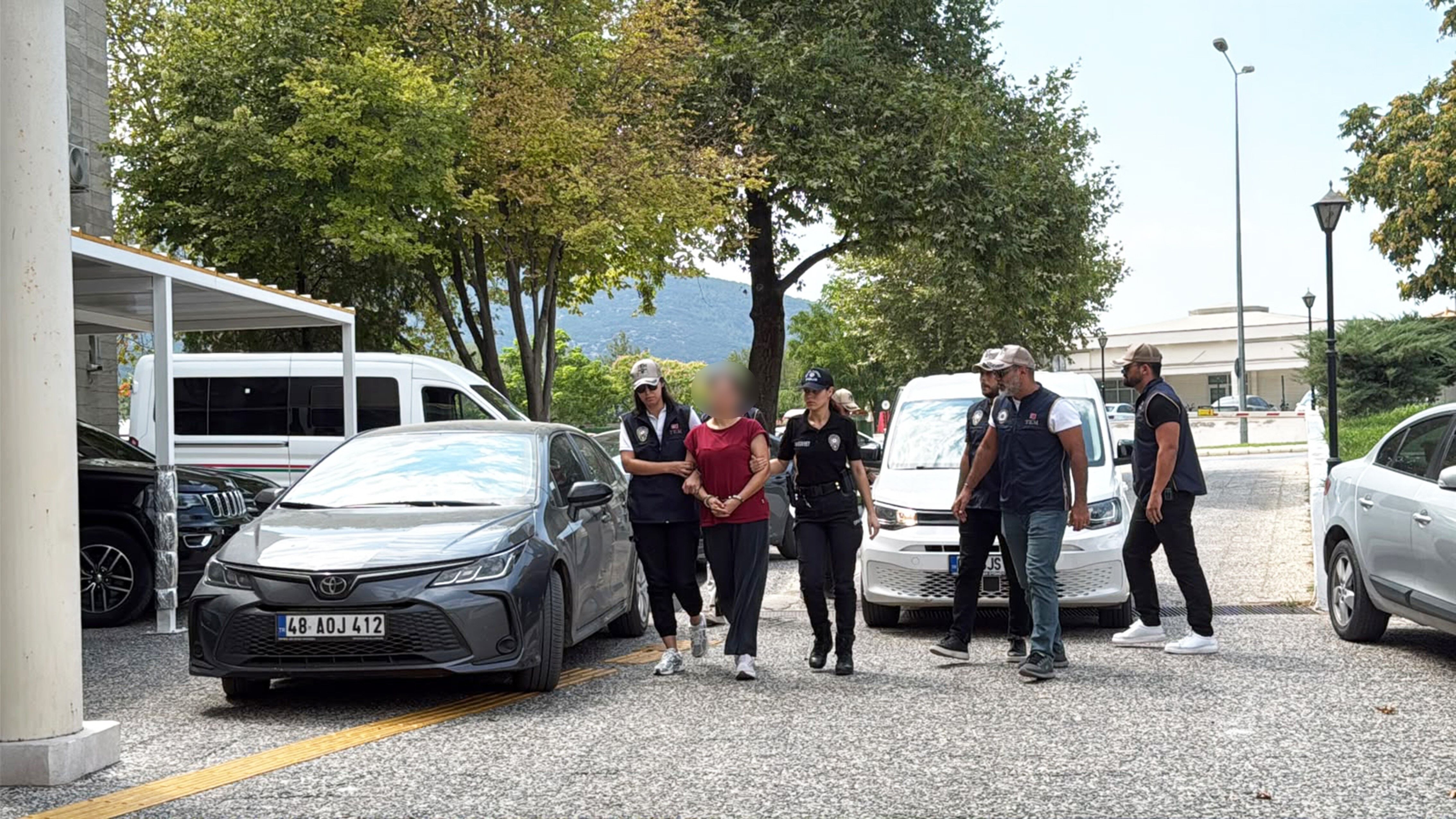Darbeci FETÖ'cü Burkay Karatepe'nin Ablası Adliyeye Sevk Edildi