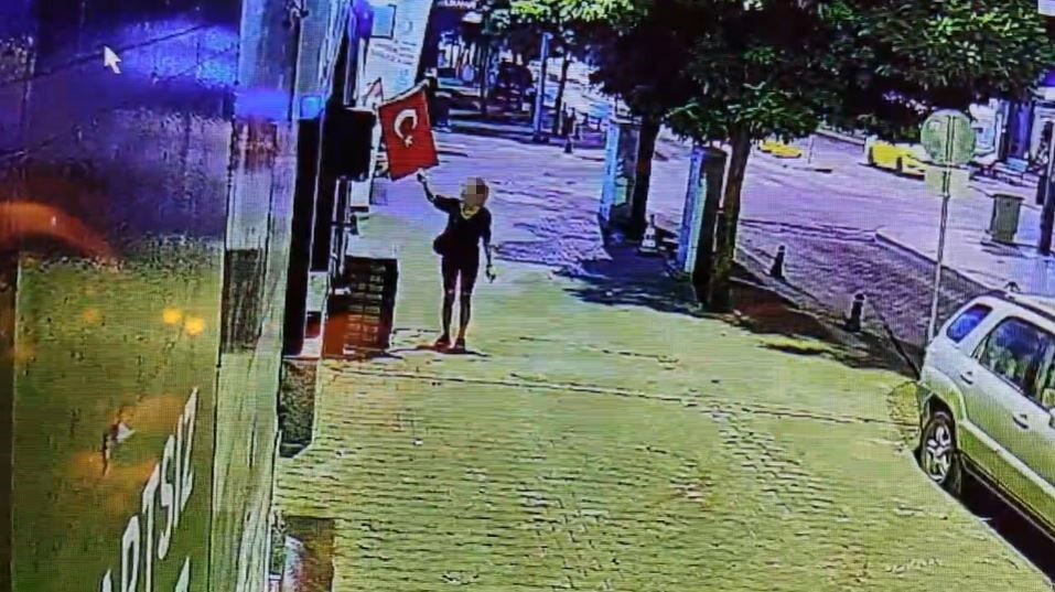 Muğla’da Türk Bayrağı’nı Ateşe Veren Kadın Tutuklandı