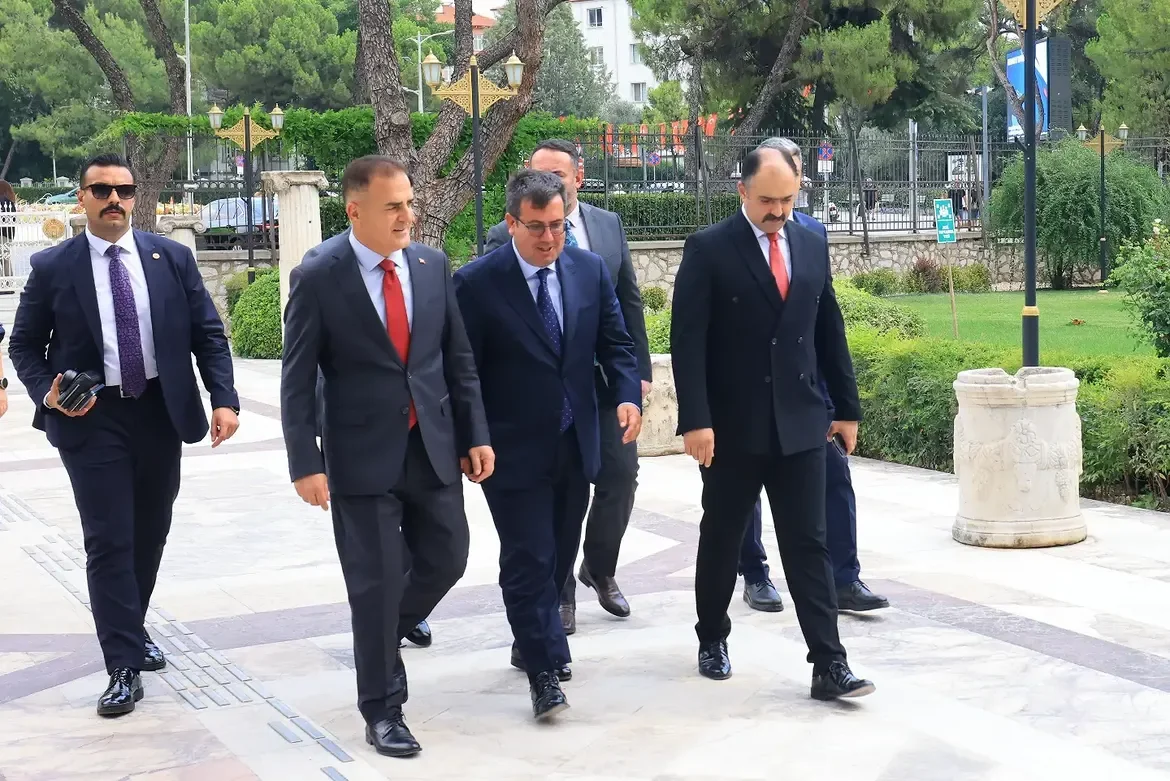 Adalet Bakan Yardımcısı Tuncay Ve Başsavcı Kayaközü'nden Vali Akbıyık'a Ziyaret