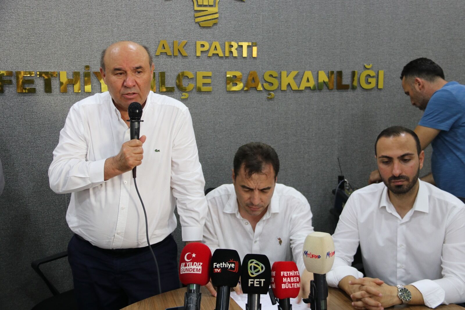 AK Parti Fethiye’de, Geleneksel Aşure İkramı ile Parti İçi Toplantı Yaptı