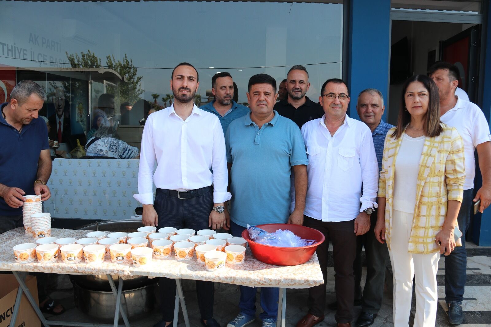 AK Parti Fethiye’de, Geleneksel Aşure İkramı ile Parti İçi Toplantı Yaptı