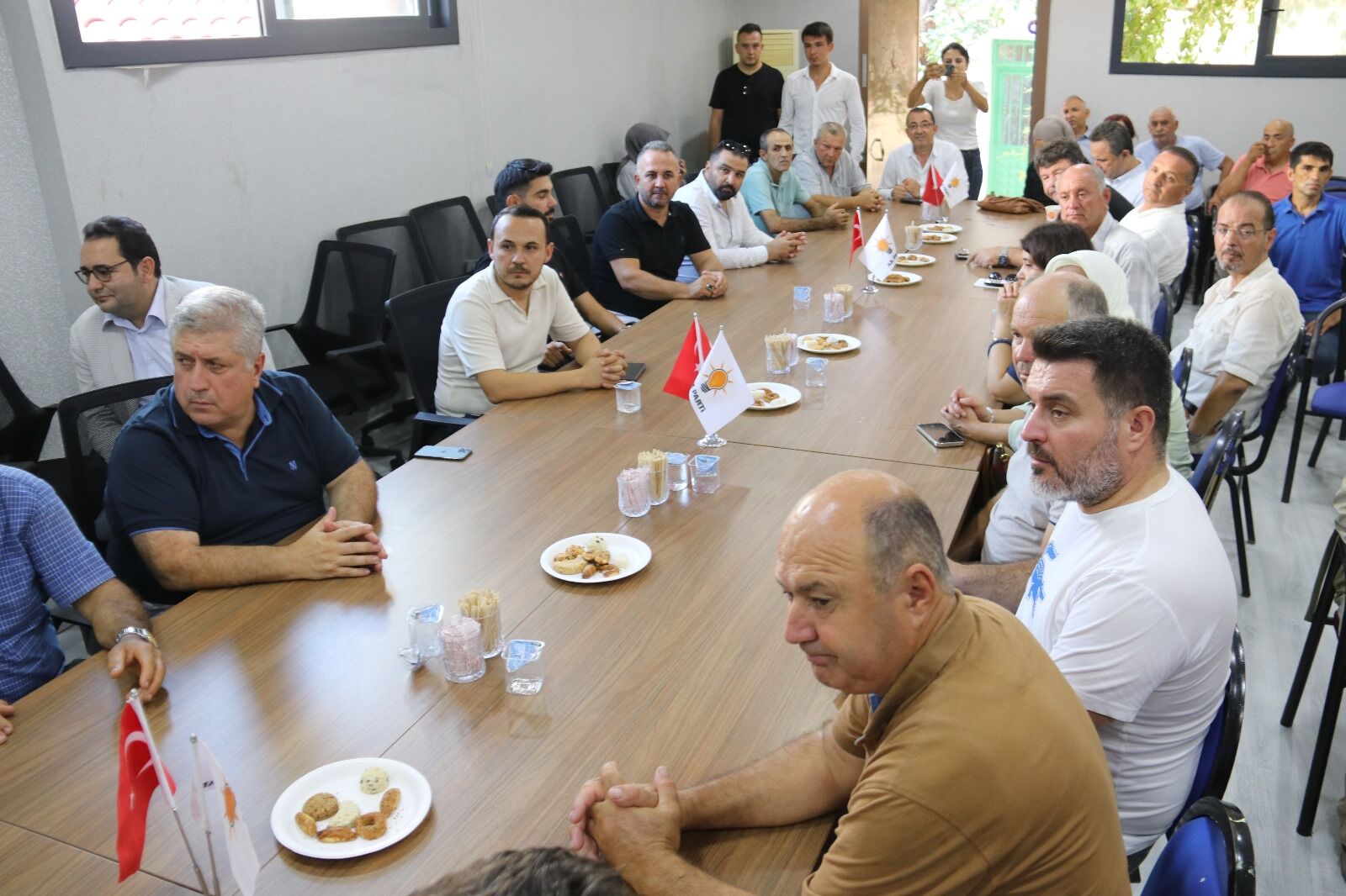 AK Parti Fethiye’de, Geleneksel Aşure İkramı ile Parti İçi Toplantı Yaptı