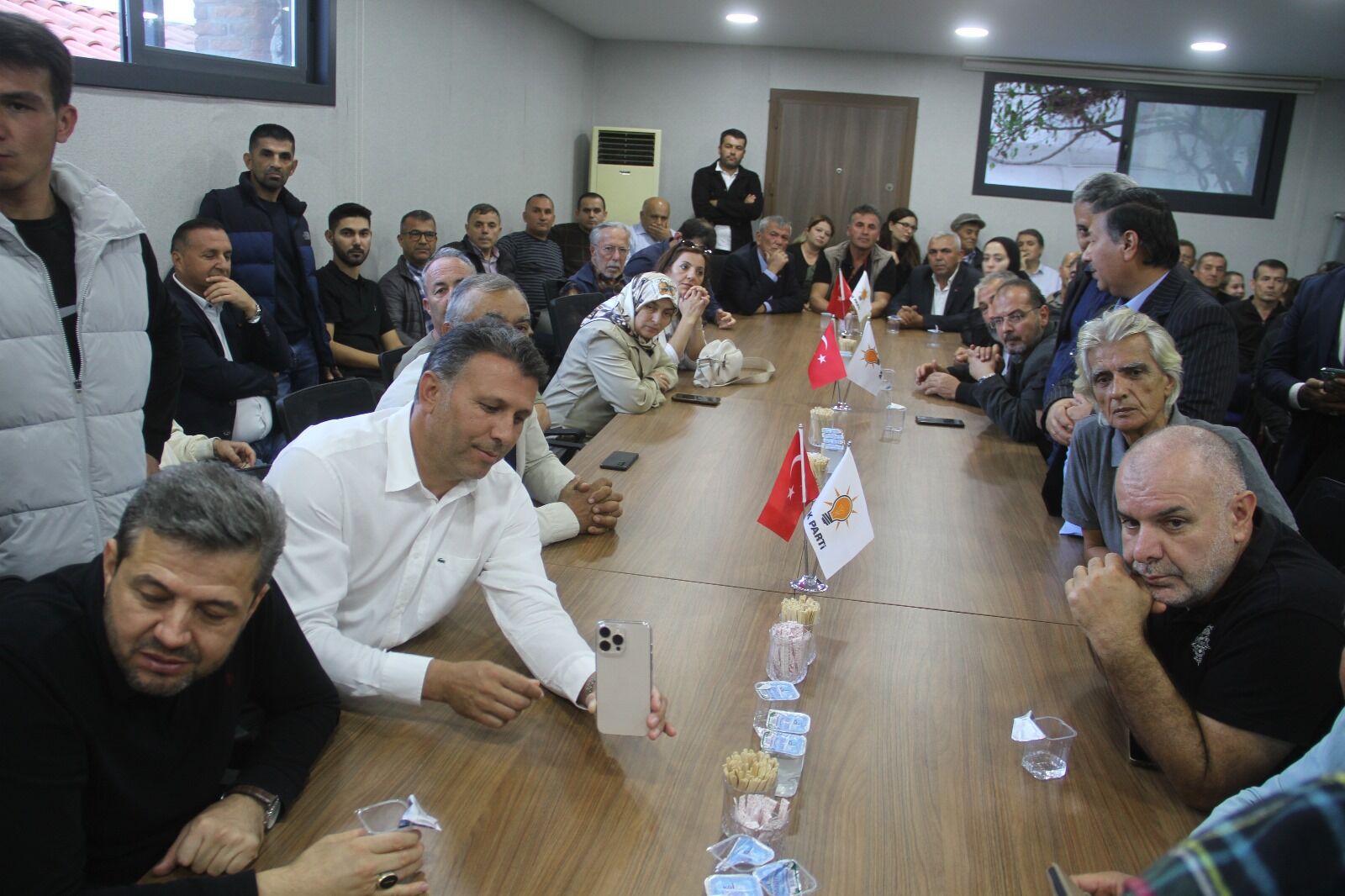 AK Parti İlçe Başkanlığı Görevini Törenle Devraldı