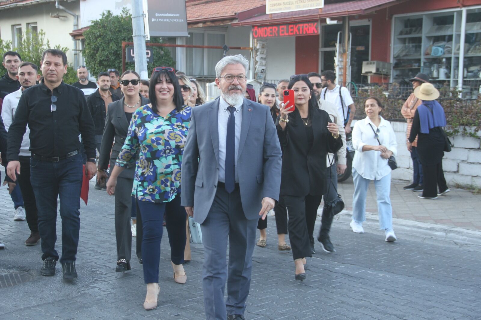 AK Parti İlçe Başkanlığı Görevini Törenle Devraldı