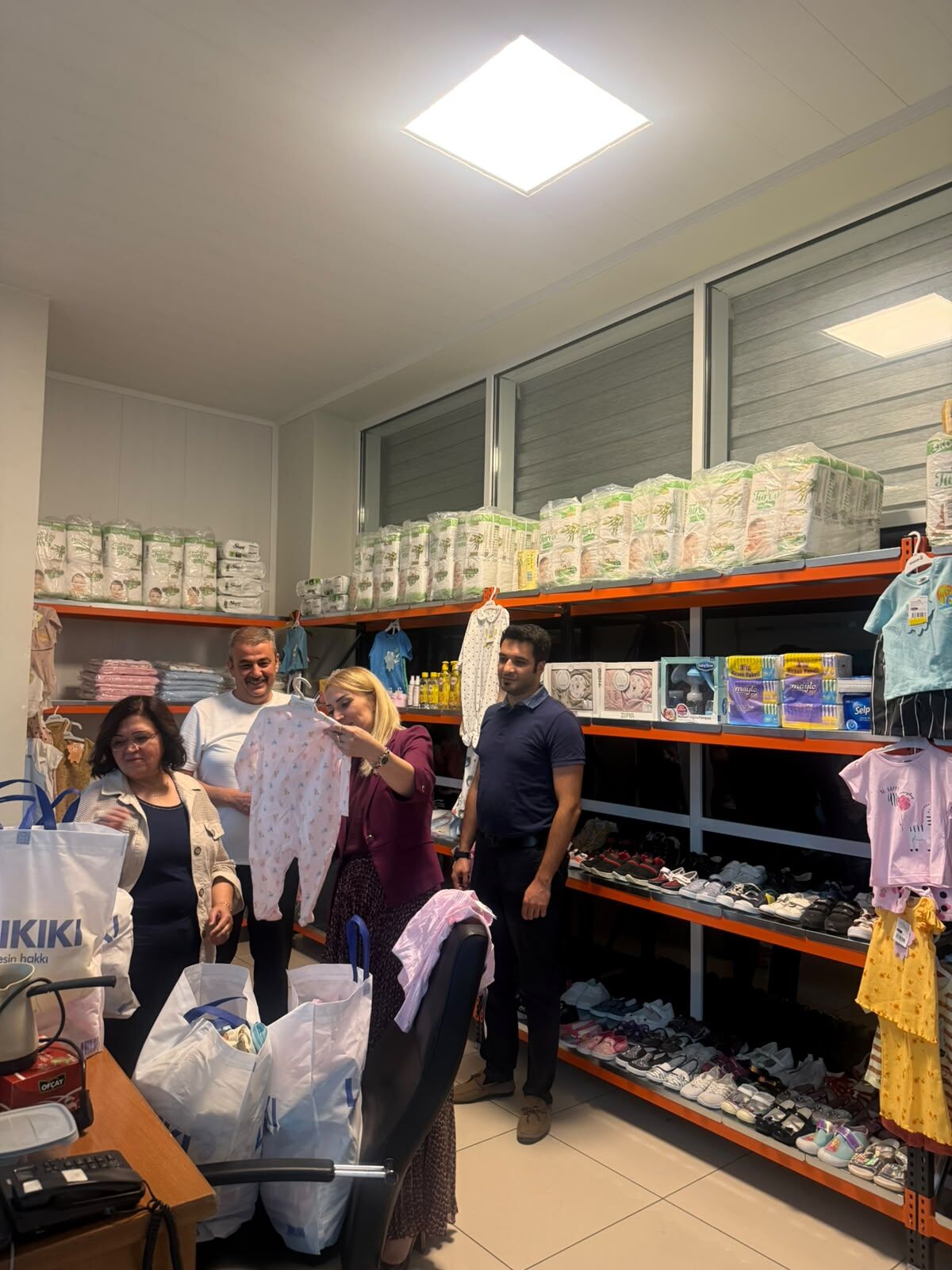 AK Parti Muğla Kadın Kolları Başkanlığından Minik Eller Mağazasına Anlamlı Destek