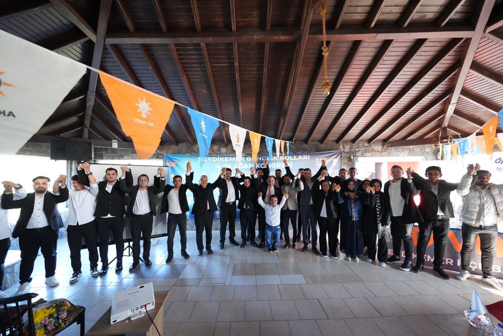 AK Parti Seydikemer Gençlik Kolları Başkanı Emre Keş Oldu