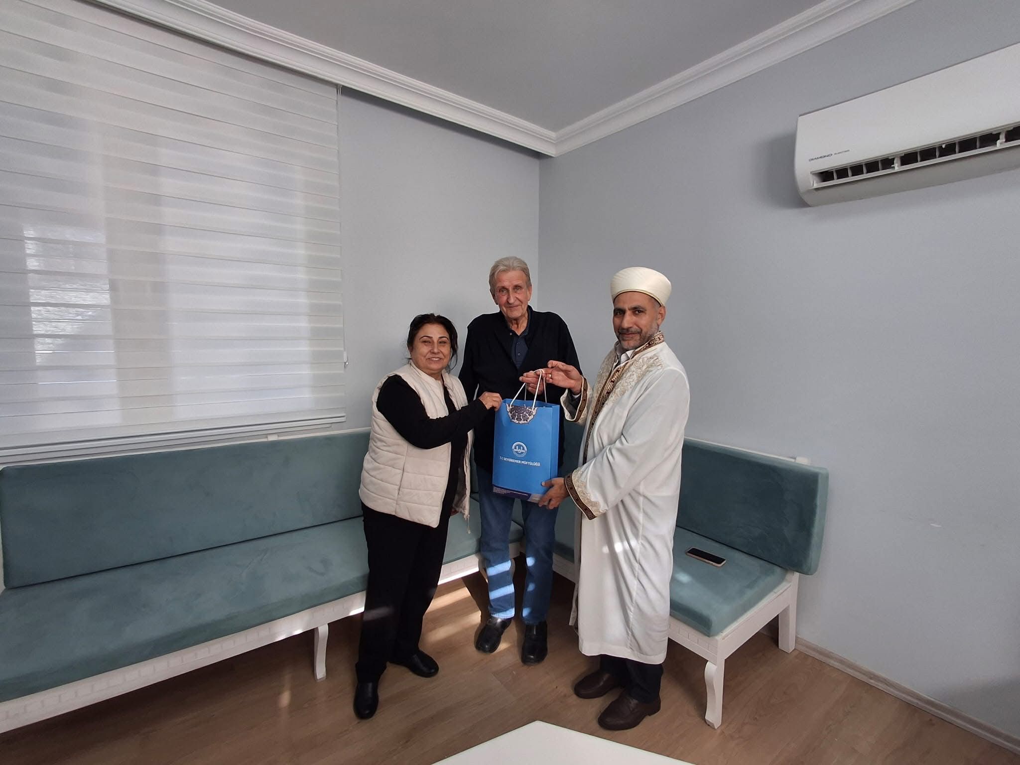 Alman Vatandaşı Seydikemer İlçe Müftülüğü’nde İslam'ı Kabul Etti