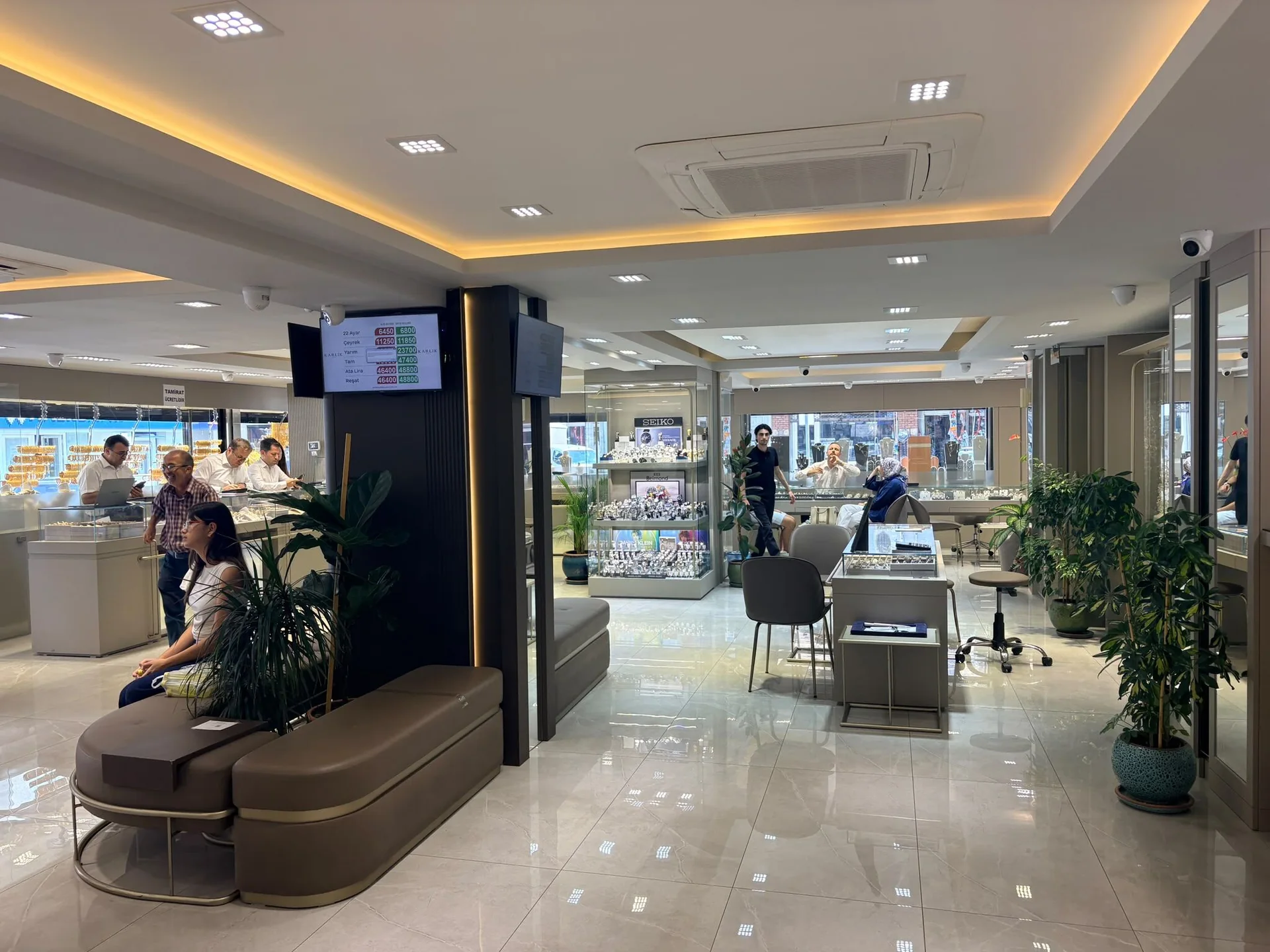 Altında Yükseliş Hız Kesmiyor! “8 Bin 300 TL’yi Tekrar Görebilir”