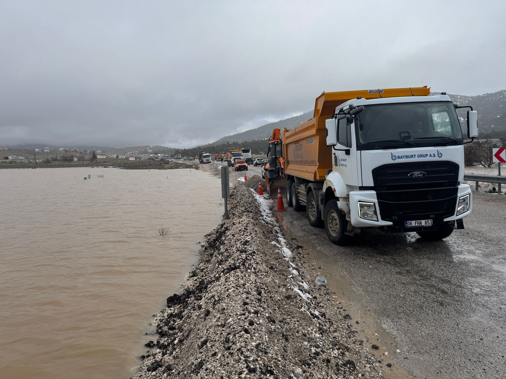 Antalya–Fethiye Karayolunda Su Baskını: Ulaşım Kontrollü Sağlandı