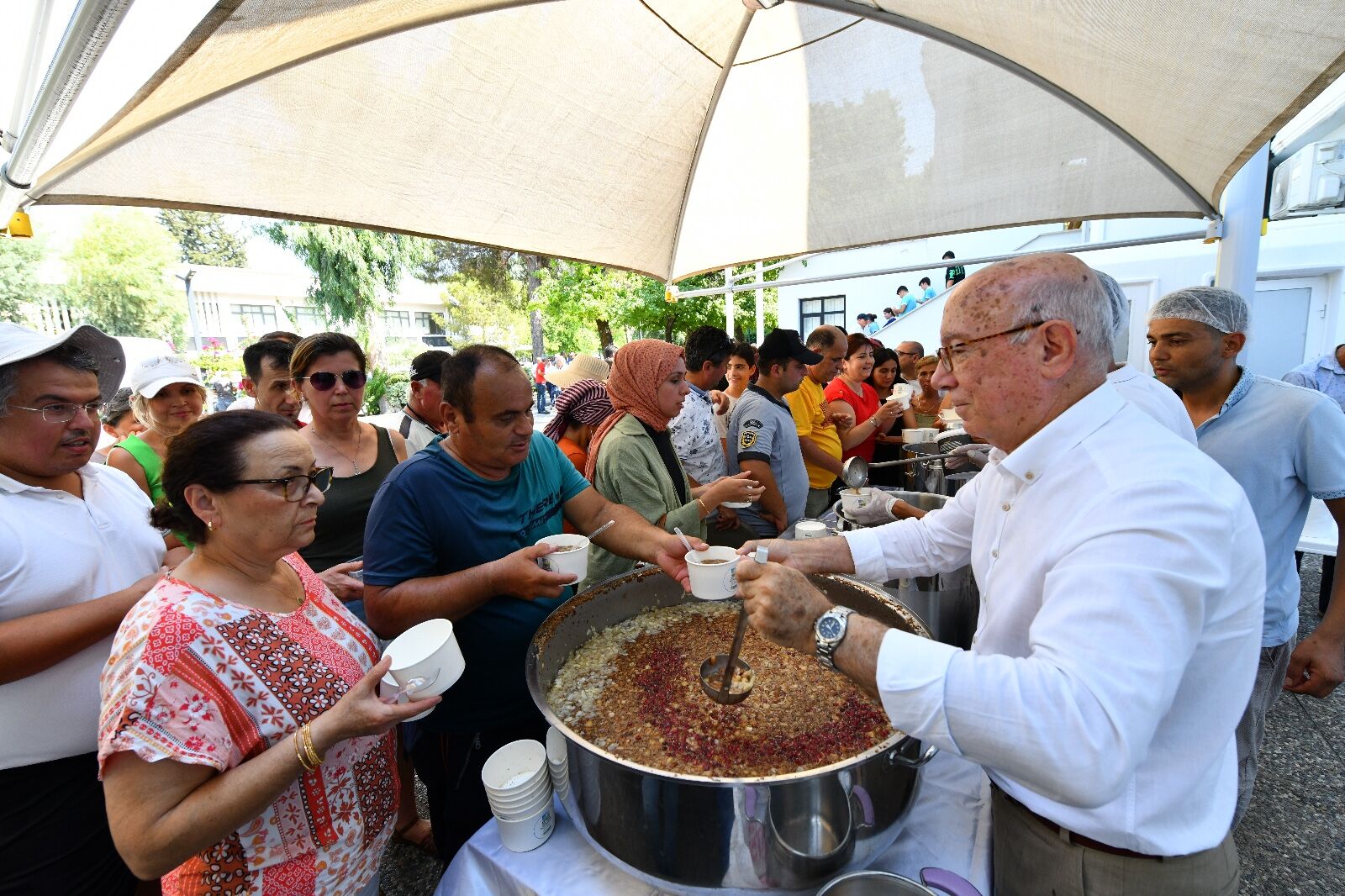 Fethiye Belediyesi'nden Muharrem Ayı Aşure İkramı