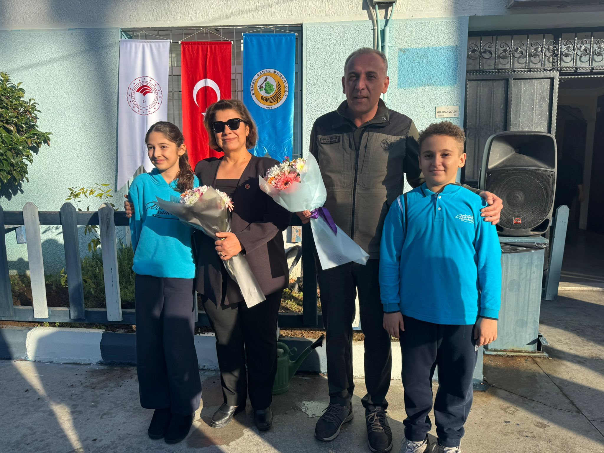 Atatürk Ortaokulu Bahçesine Meyve Ağaçları Dikildi