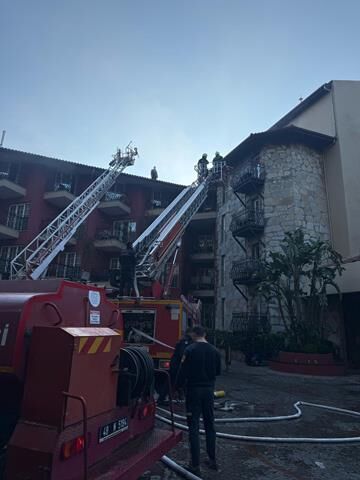 Otel Yangını Kontrol Altına Alındı