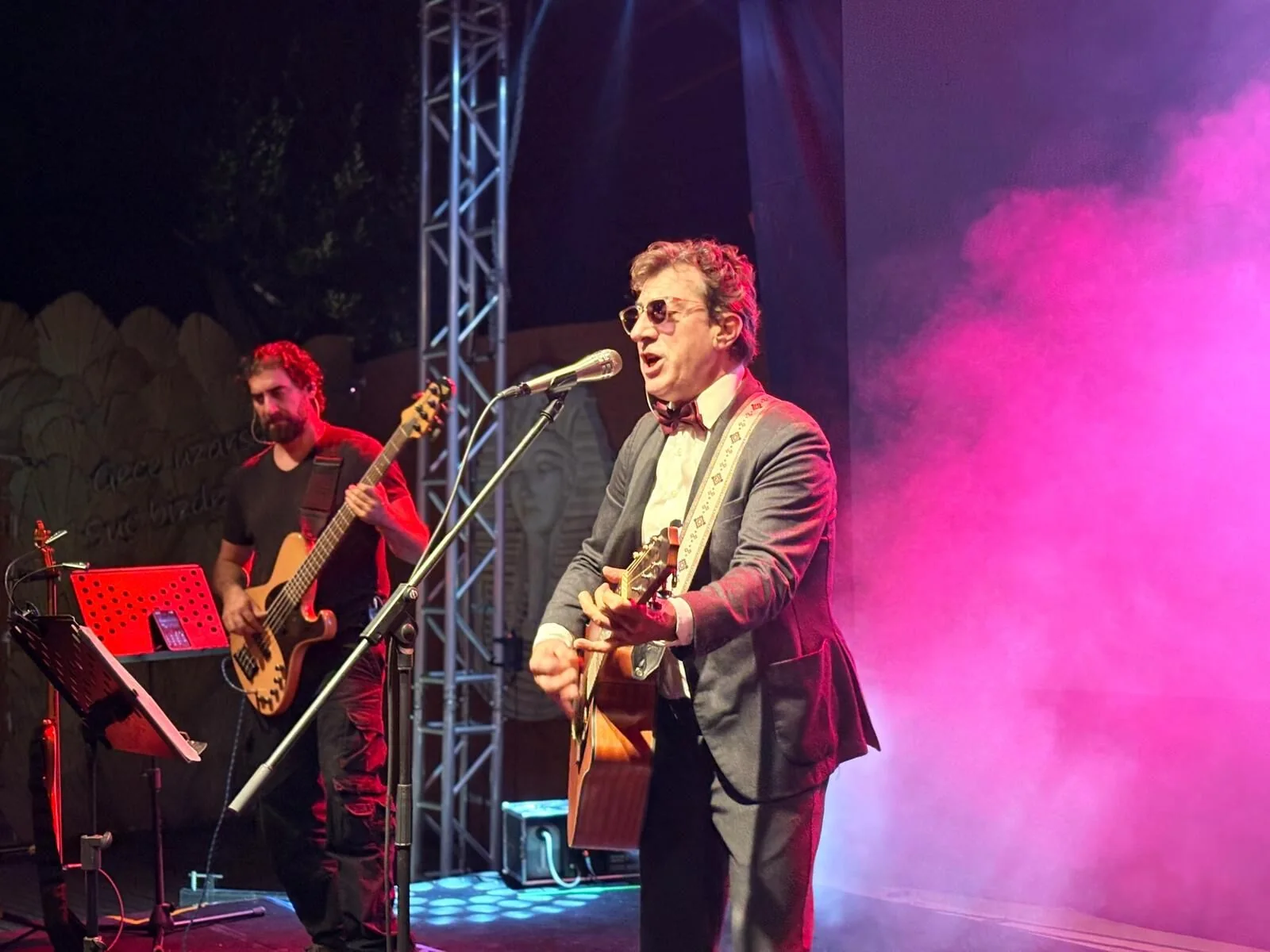 Ayna’nın Unutulmaz Şarkıları The Miyo’s Fethiye’de Hep Birlikte Söylendi