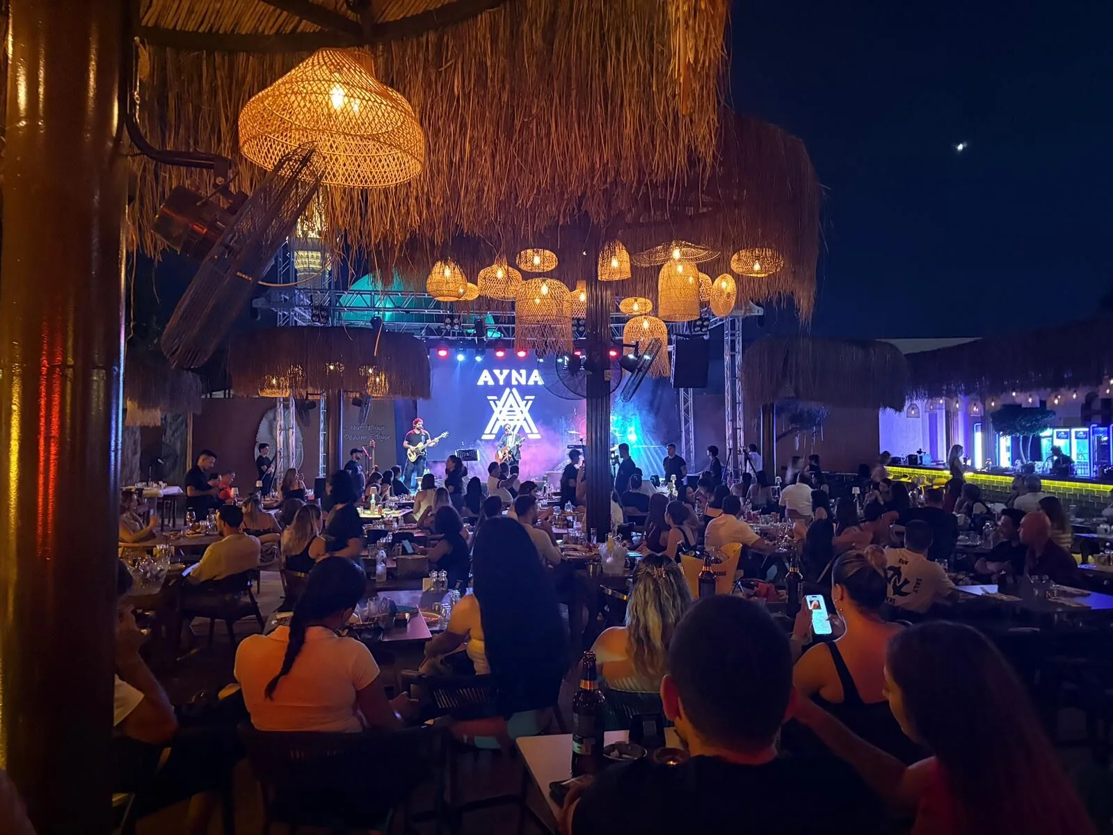 Ayna’nın Unutulmaz Şarkıları The Miyo’s Fethiye’de Hep Birlikte Söylendi