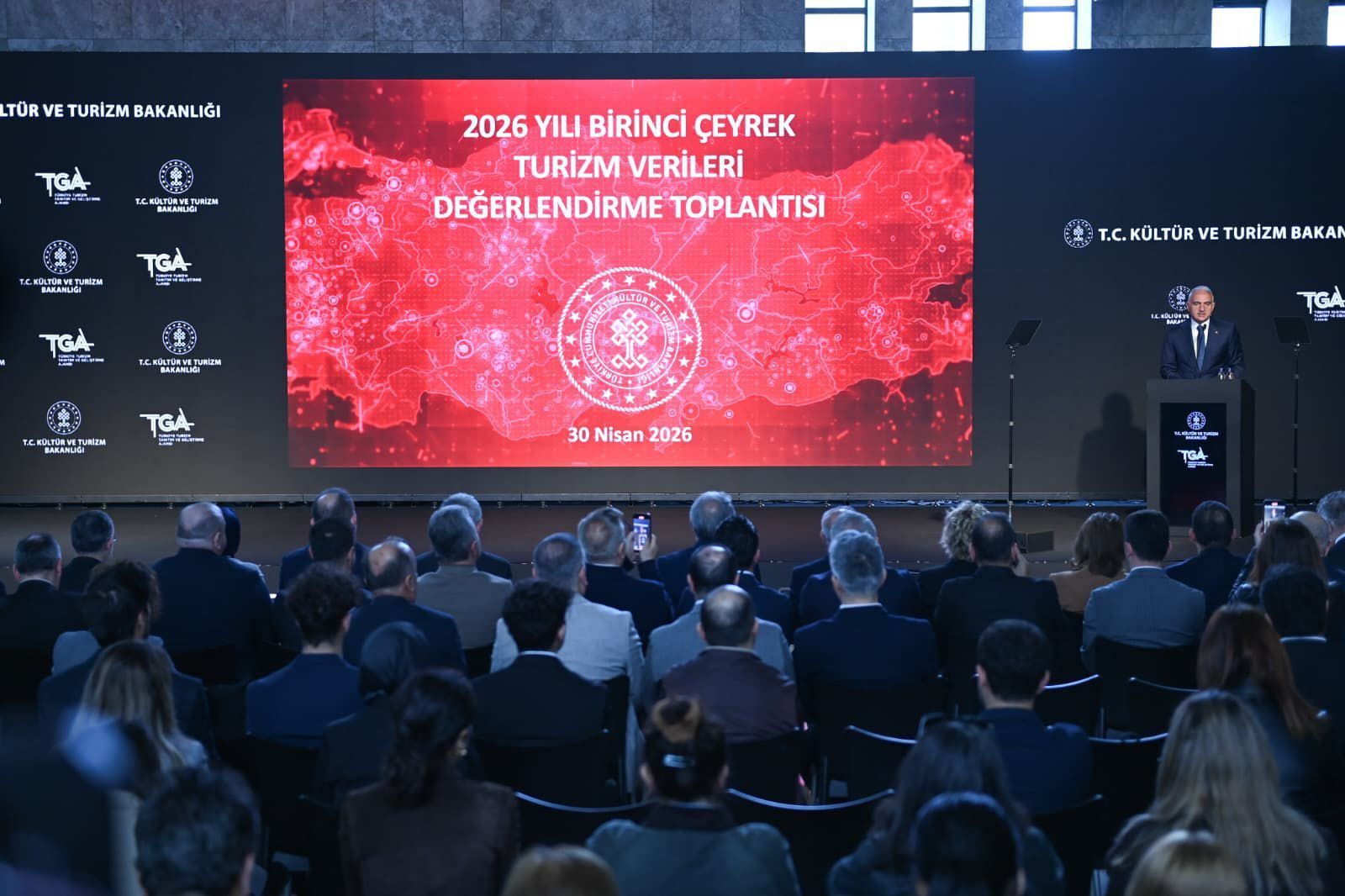 Bakan Ersoy, 2026 Yılının İlk Çeyreğine Ait Turizm Verilerini Açıkladı