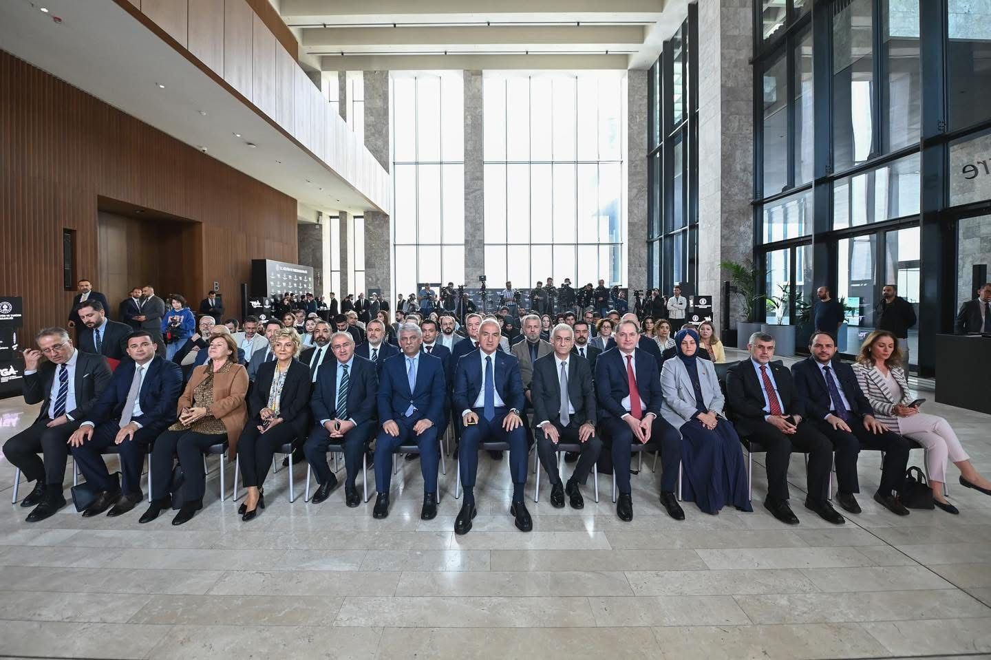 Bakan Ersoy, 2026 Yılının İlk Çeyreğine Ait Turizm Verilerini Açıkladı