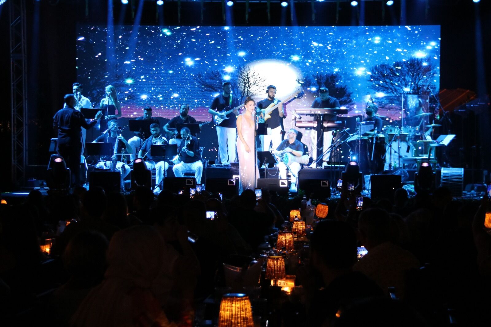 BarBunn'da “Ebru Yaşar” Sahne Aldı