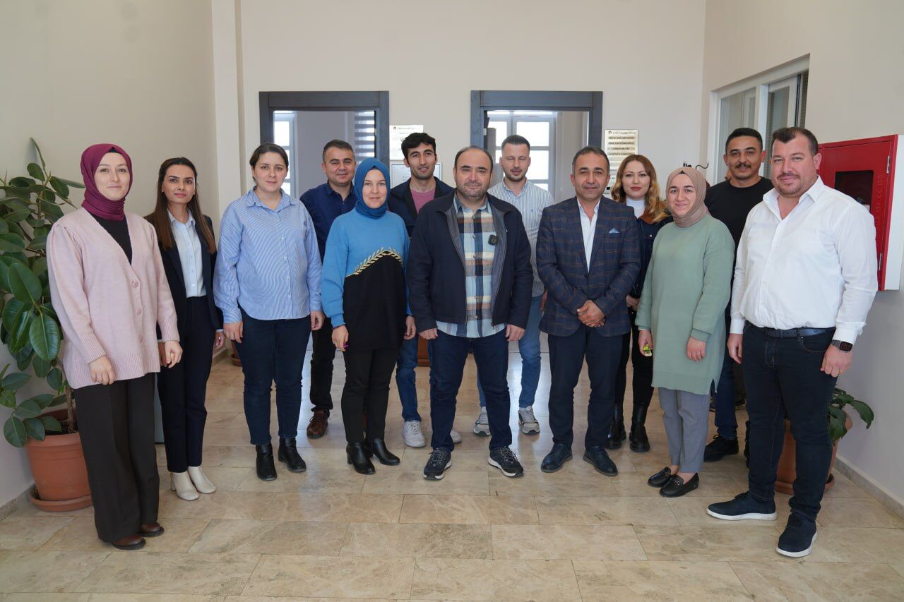 Başkan Akdenizli, Belediye Personelinin Yeni Yılını Kutladı