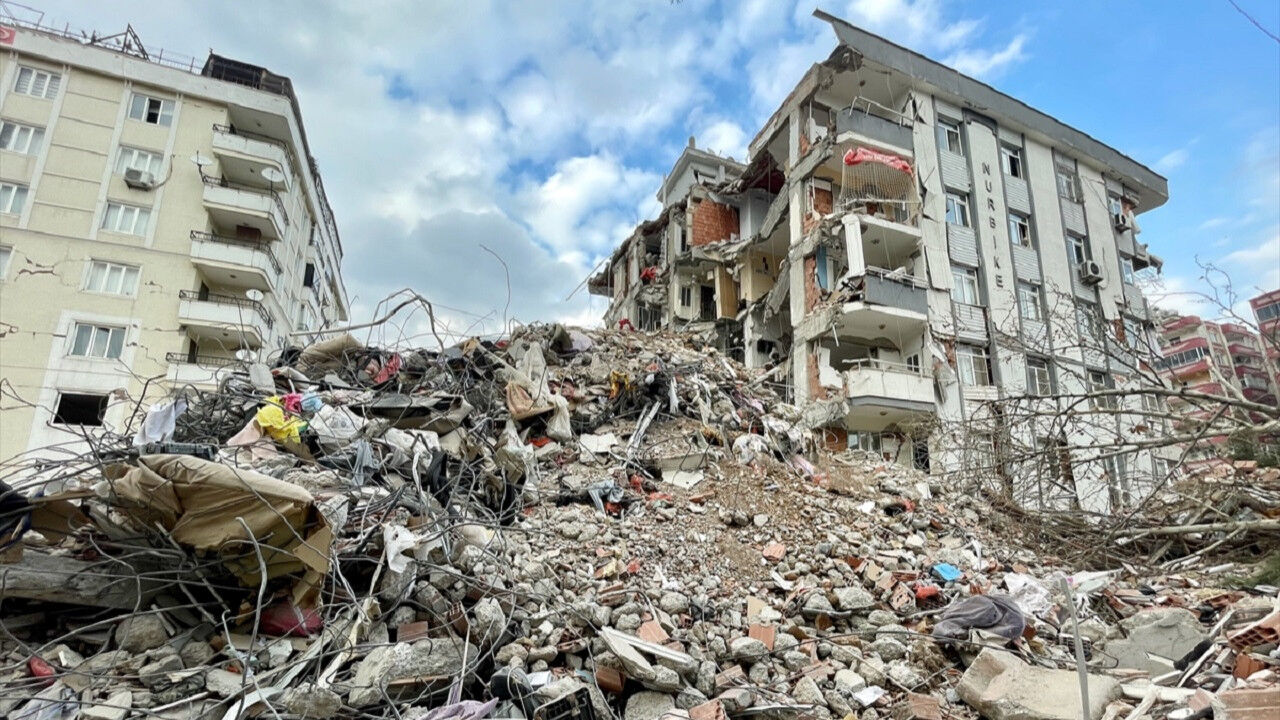 Başkan Akdenizli “Dayanışma Ruhuyla Yaralarımızı Sarmaya Devam Edeceğiz”