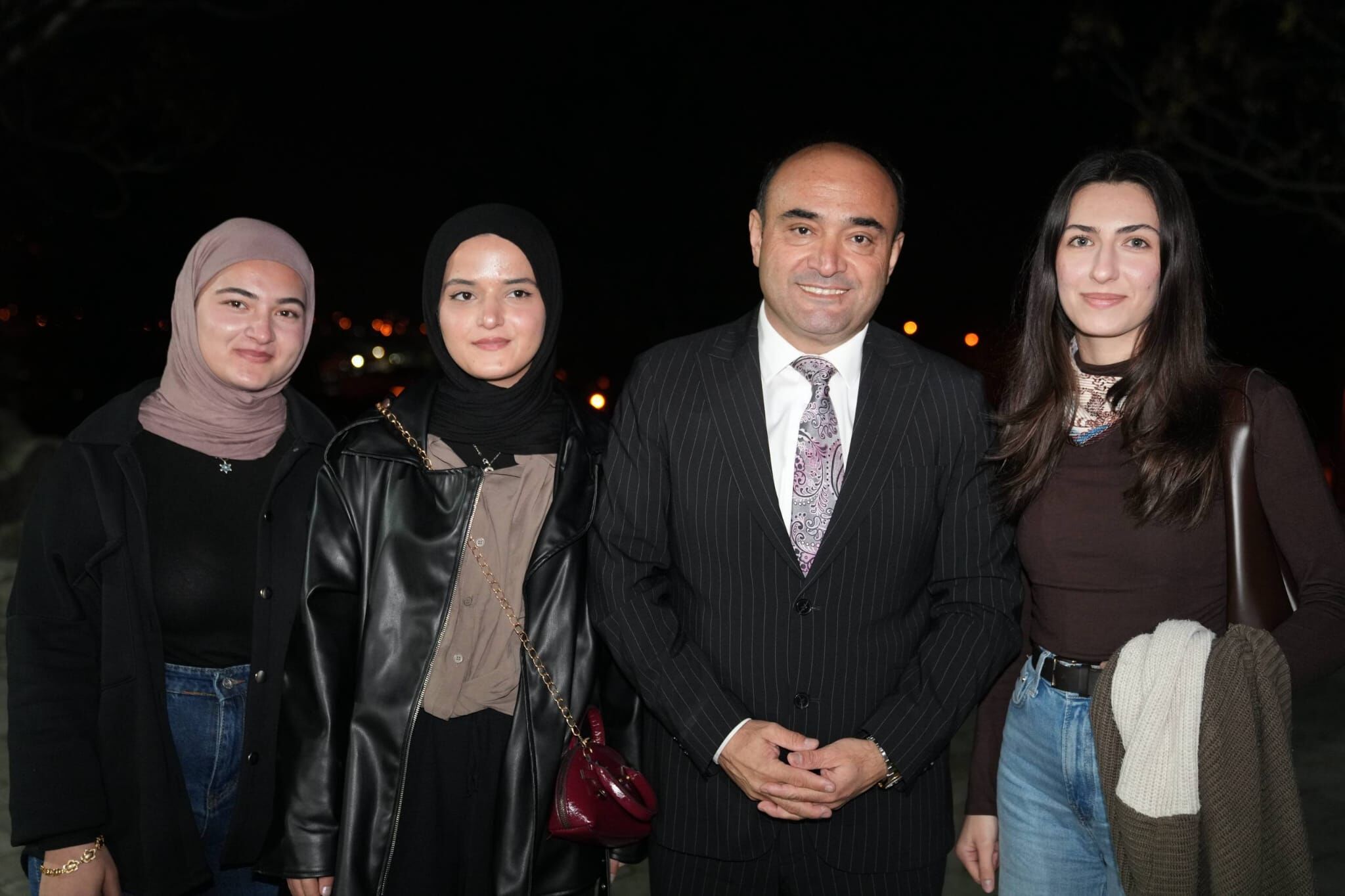 Başkan Akdenizli, İftarını Üniversite Öğrencileriyle Açtı